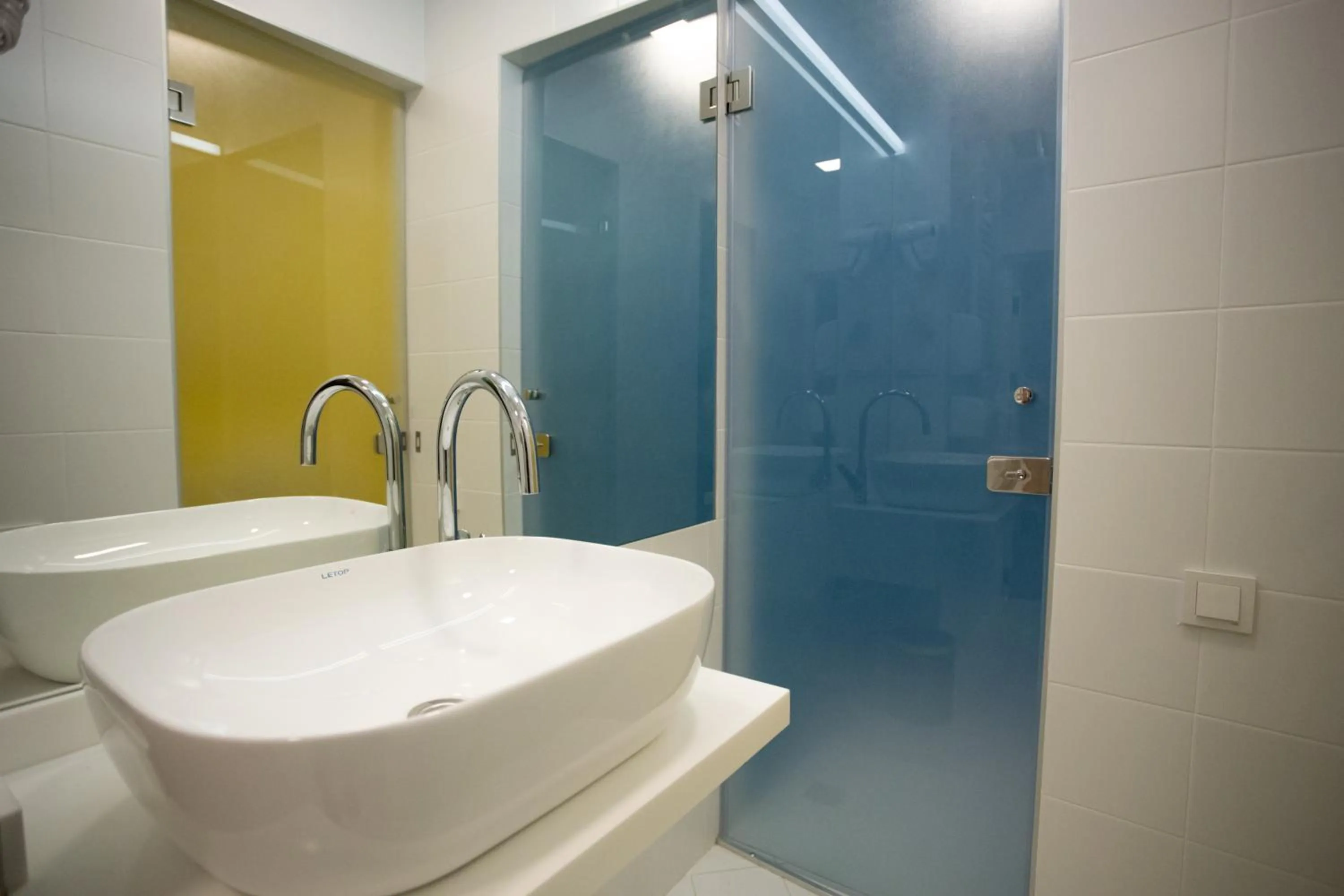 Shower in Kantar Hostel