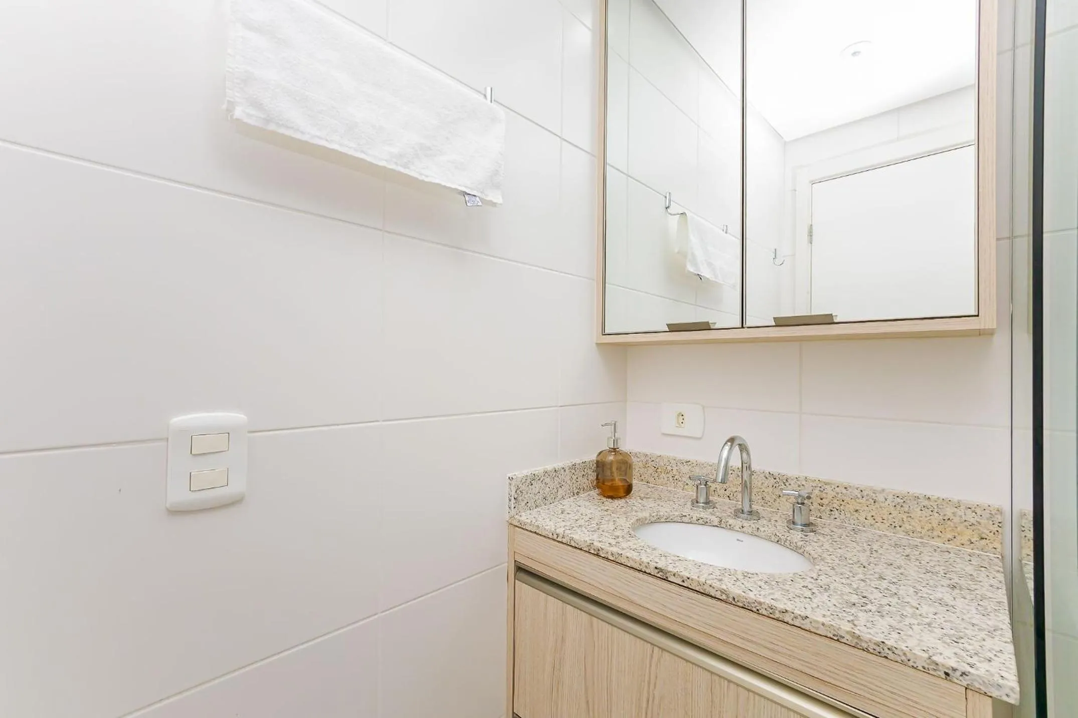 Toilet in 7th Avenue - Centro | Curitiba | Gonzaga Stays