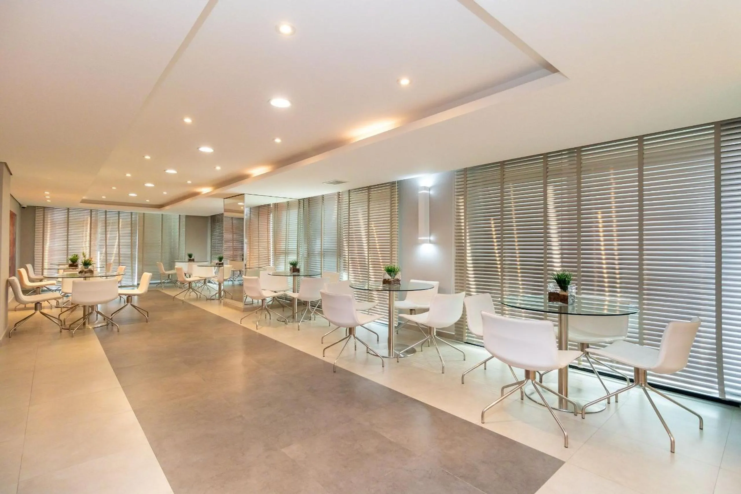 Area and facilities in 7th Avenue - Centro | Curitiba | Gonzaga Stays
