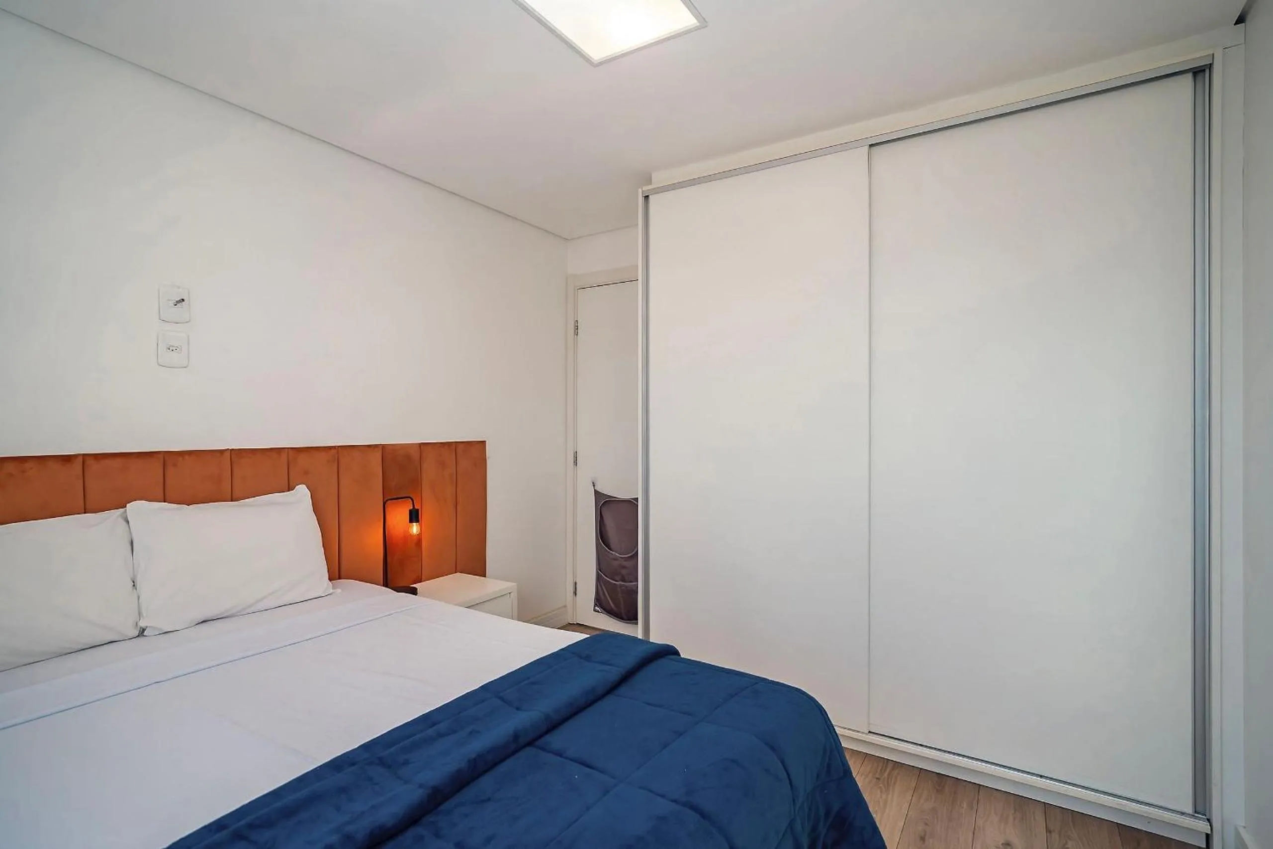 Bedroom, Bed in 7th Avenue - Centro | Curitiba | Gonzaga Stays