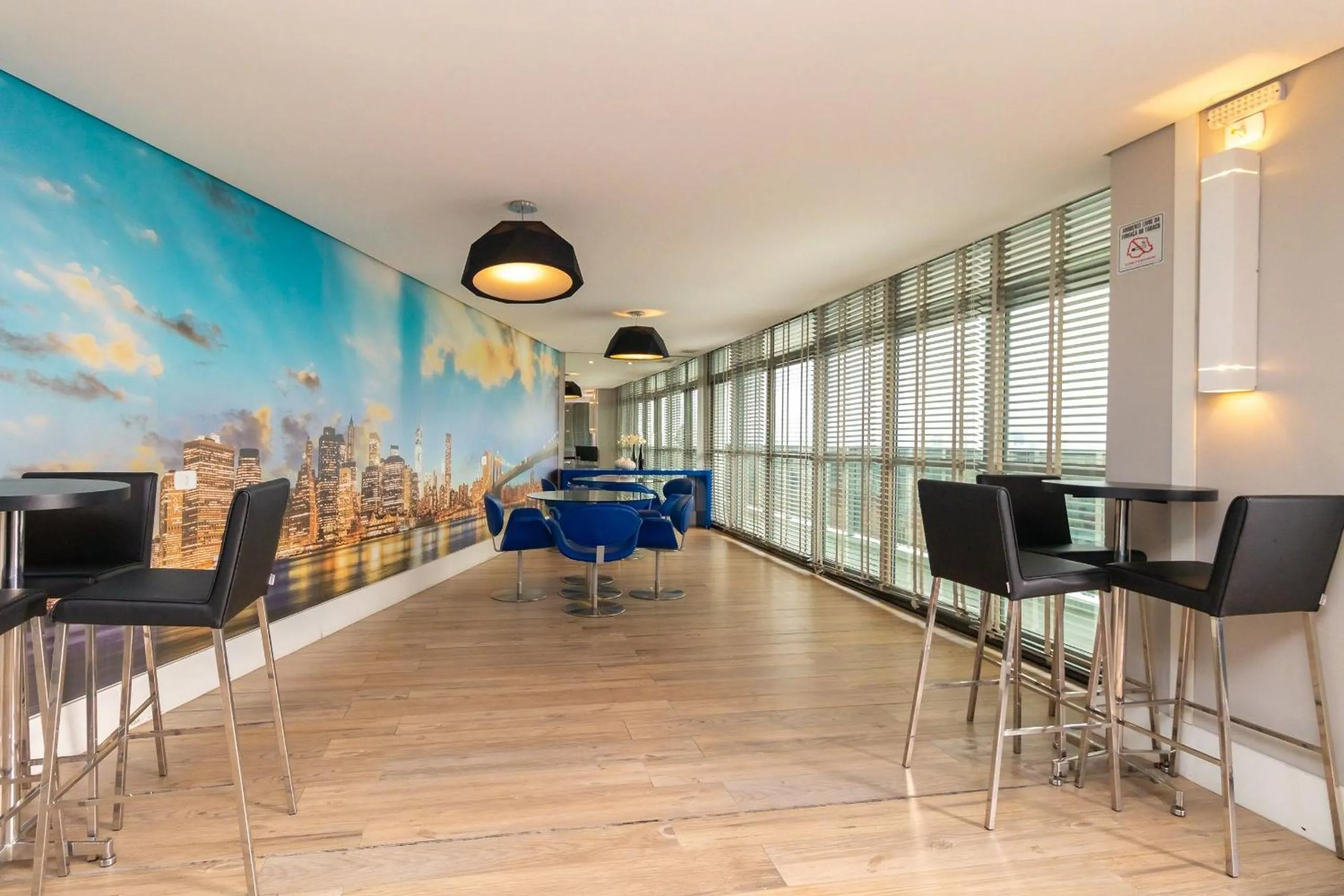 Area and facilities in 7th Avenue - Centro | Curitiba | Gonzaga Stays