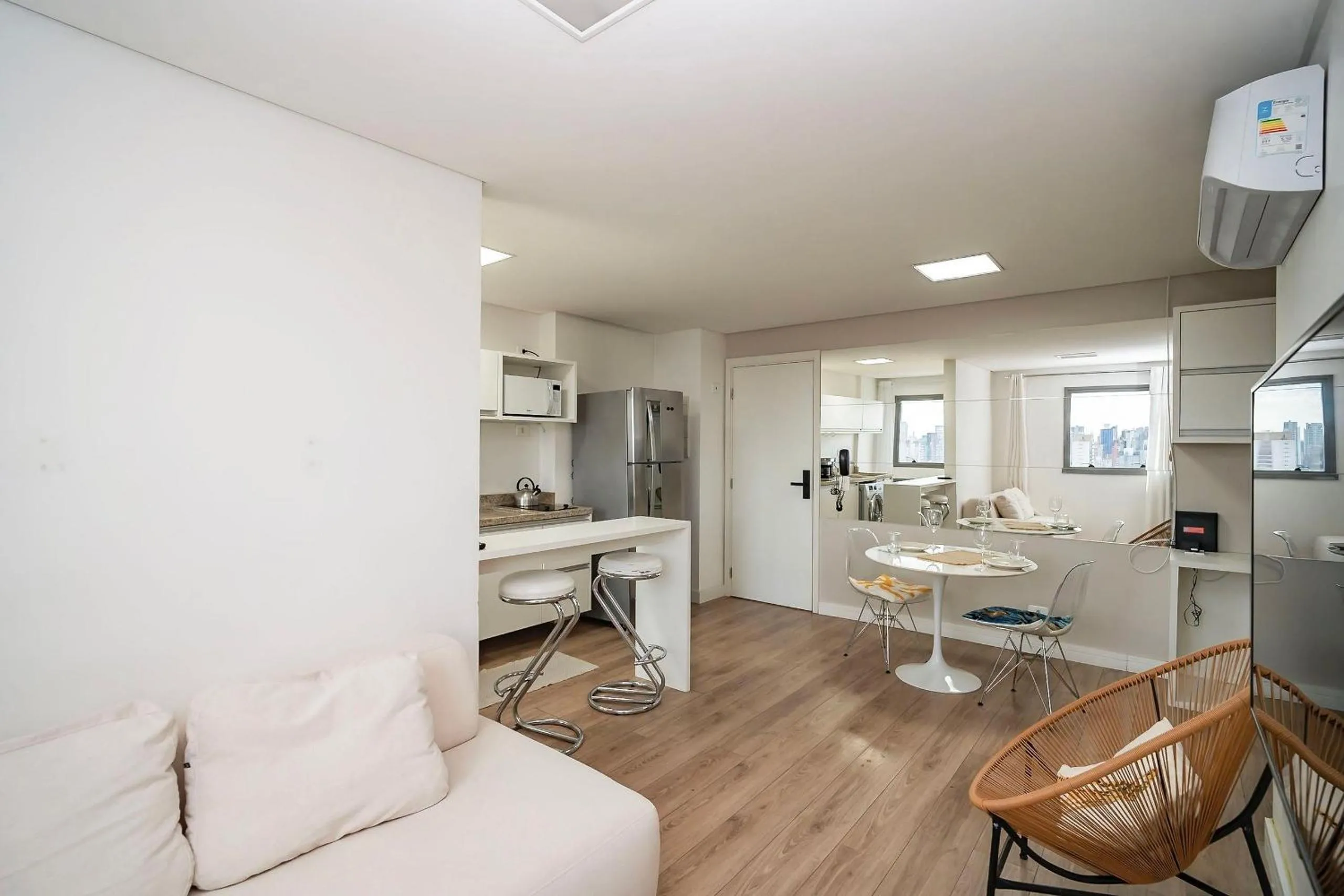 Living room in 7th Avenue - Centro | Curitiba | Gonzaga Stays