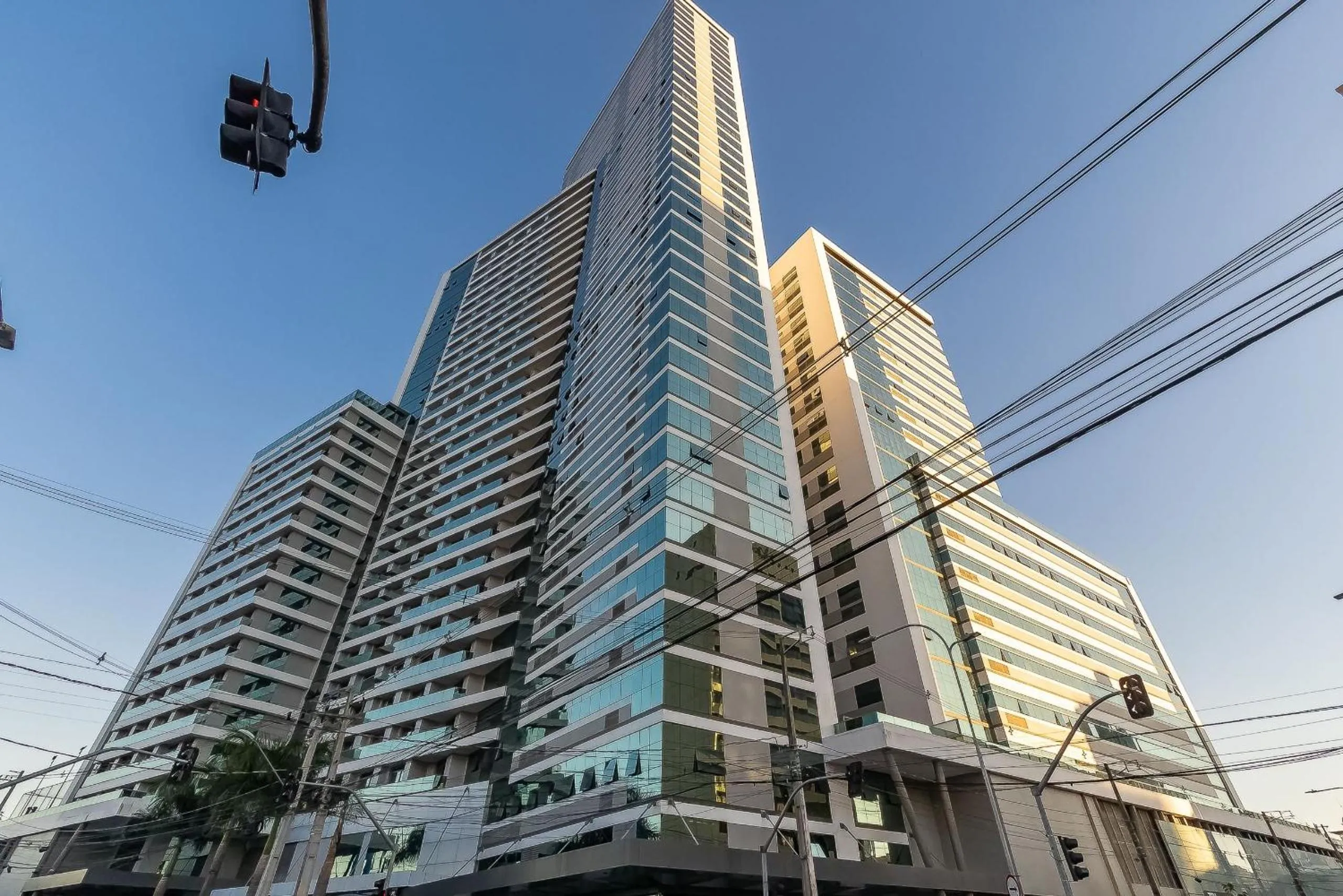 Facade/entrance in 7th Avenue - Centro | Curitiba | Gonzaga Stays