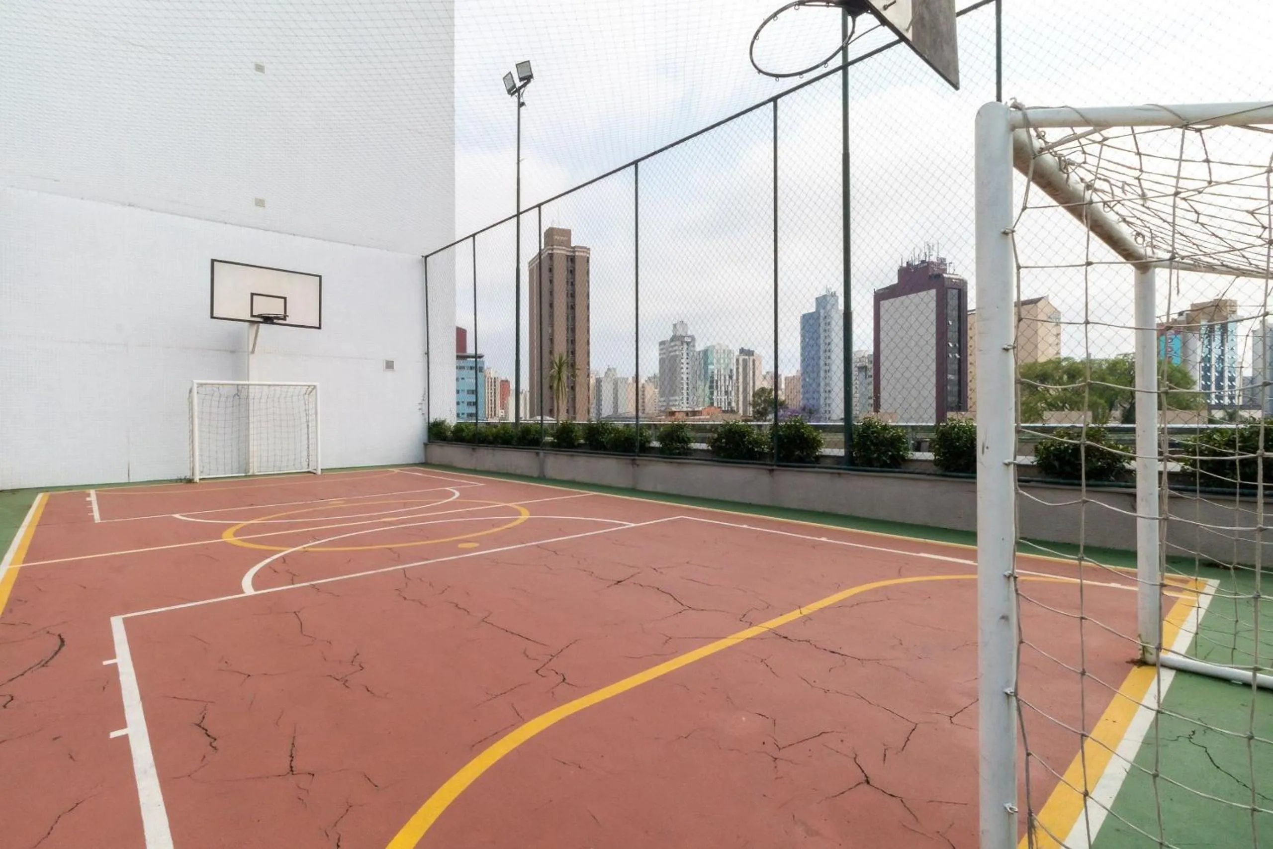 Area and facilities in 7th Avenue - Centro | Curitiba | Gonzaga Stays