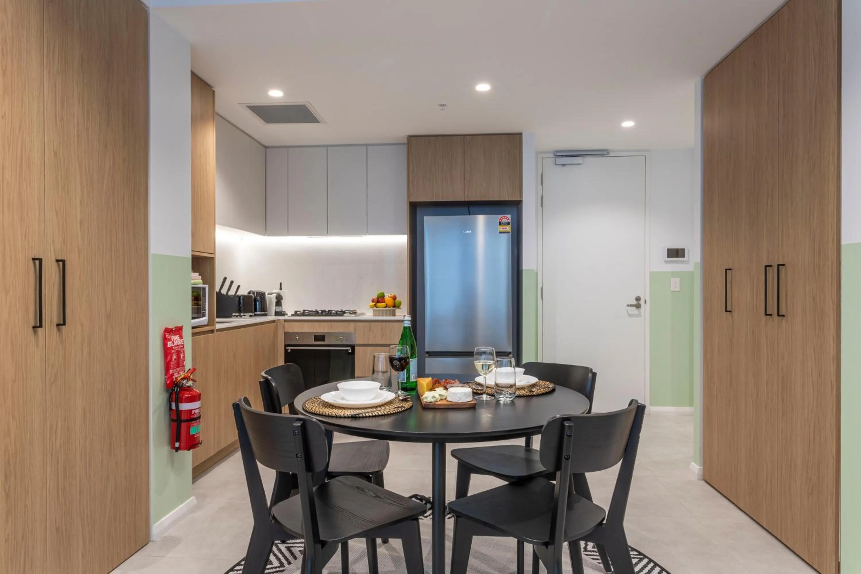 Dining area in Stay Kula Wollongong