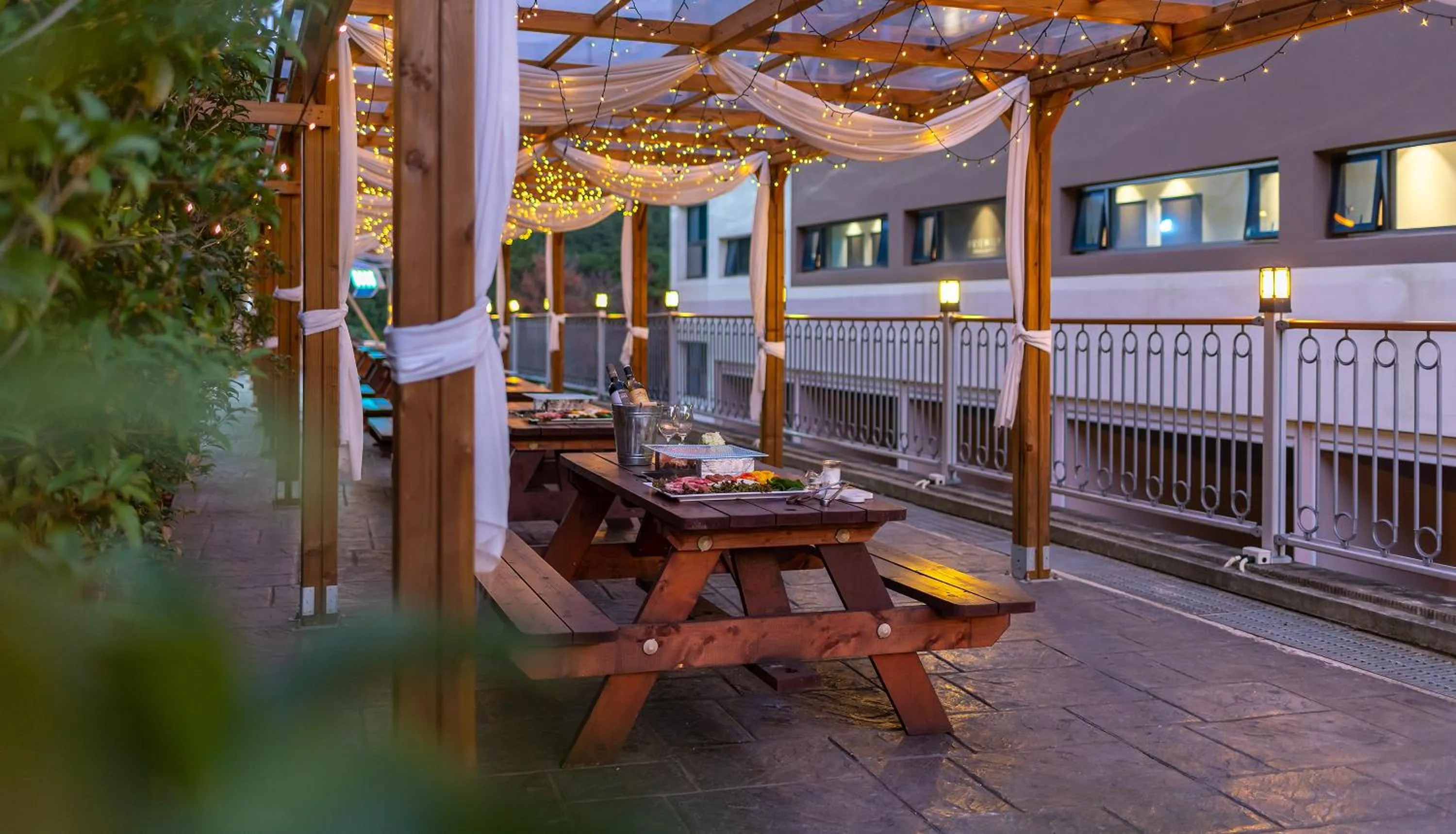 BBQ facilities in Friemily Pool Villa & Hotel