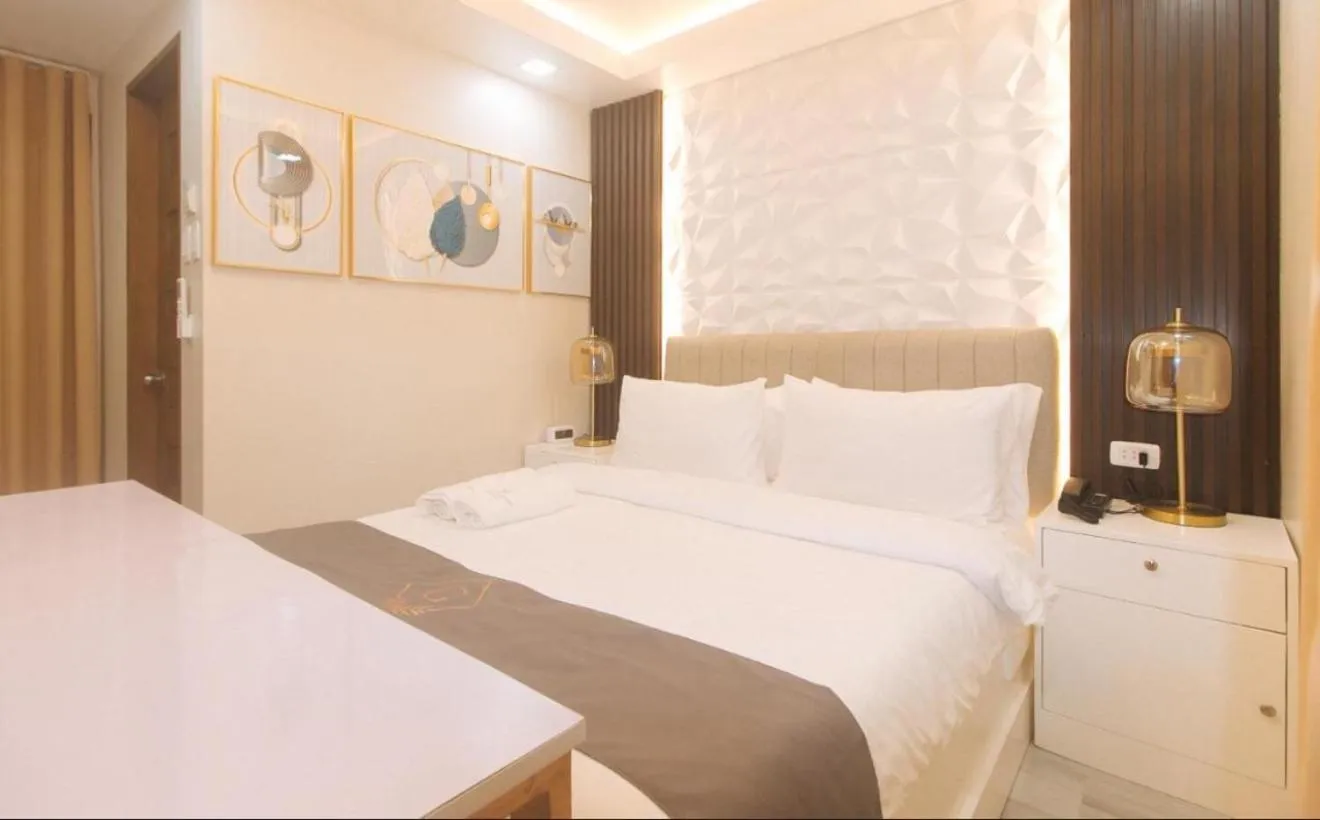 Bed in Grospe Resort Boracay