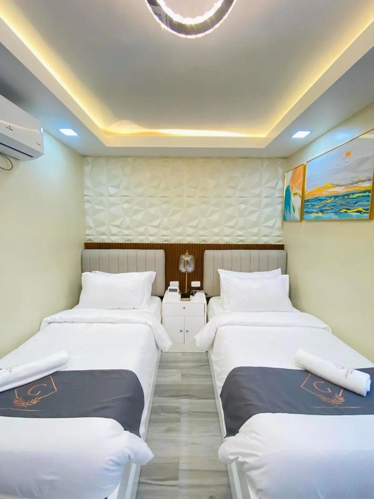 Bed in Grospe Resort Boracay