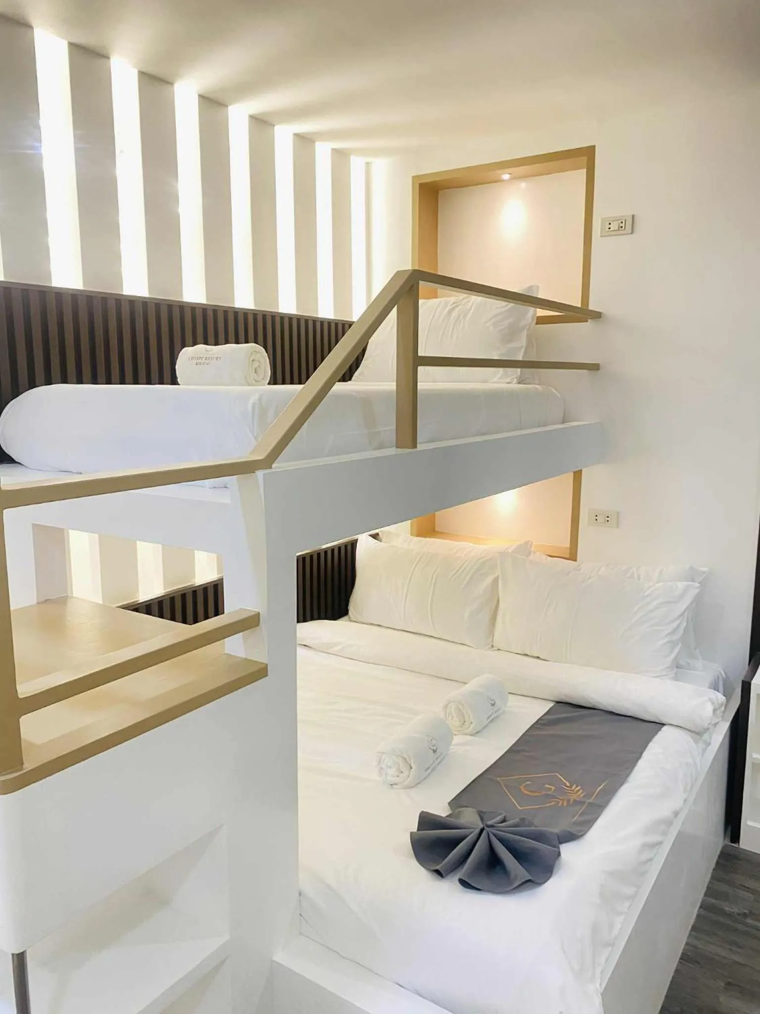 Bed in Grospe Resort Boracay