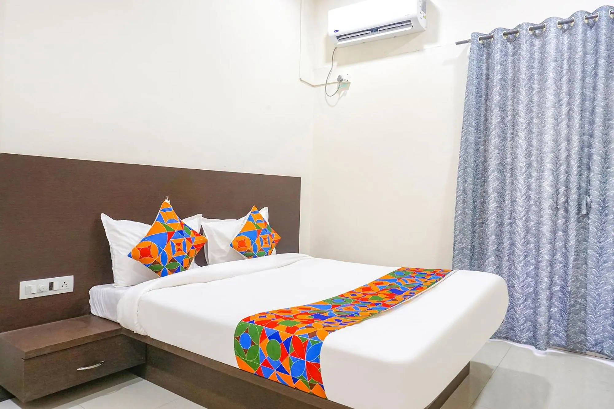 Bed in Via Om Sai - Nr Nashik Railway Station