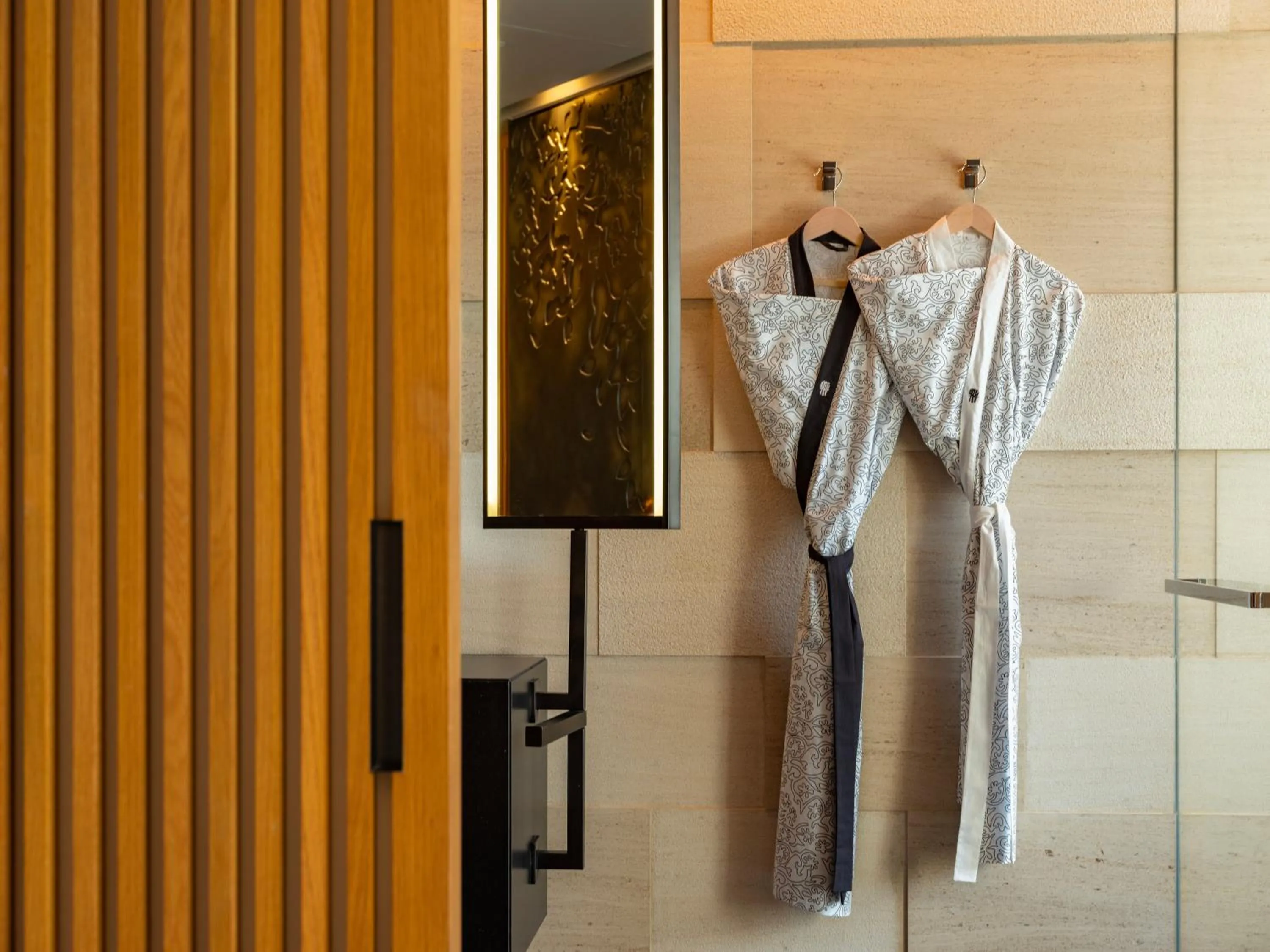 Bathroom in Banyan Tree Dubai at Bluewaters