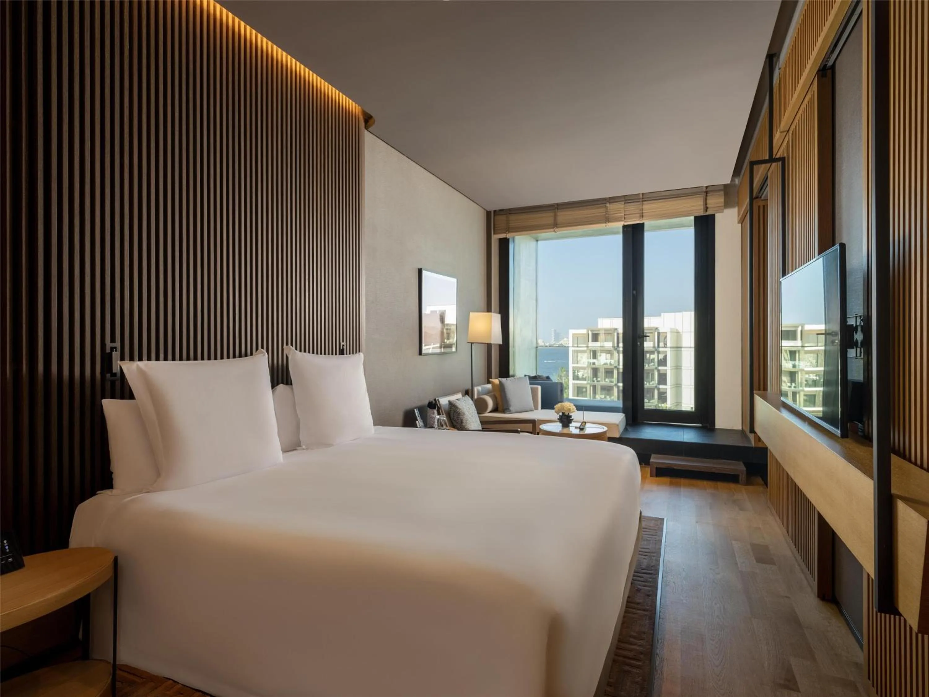 Bedroom, Bed in Banyan Tree Dubai at Bluewaters
