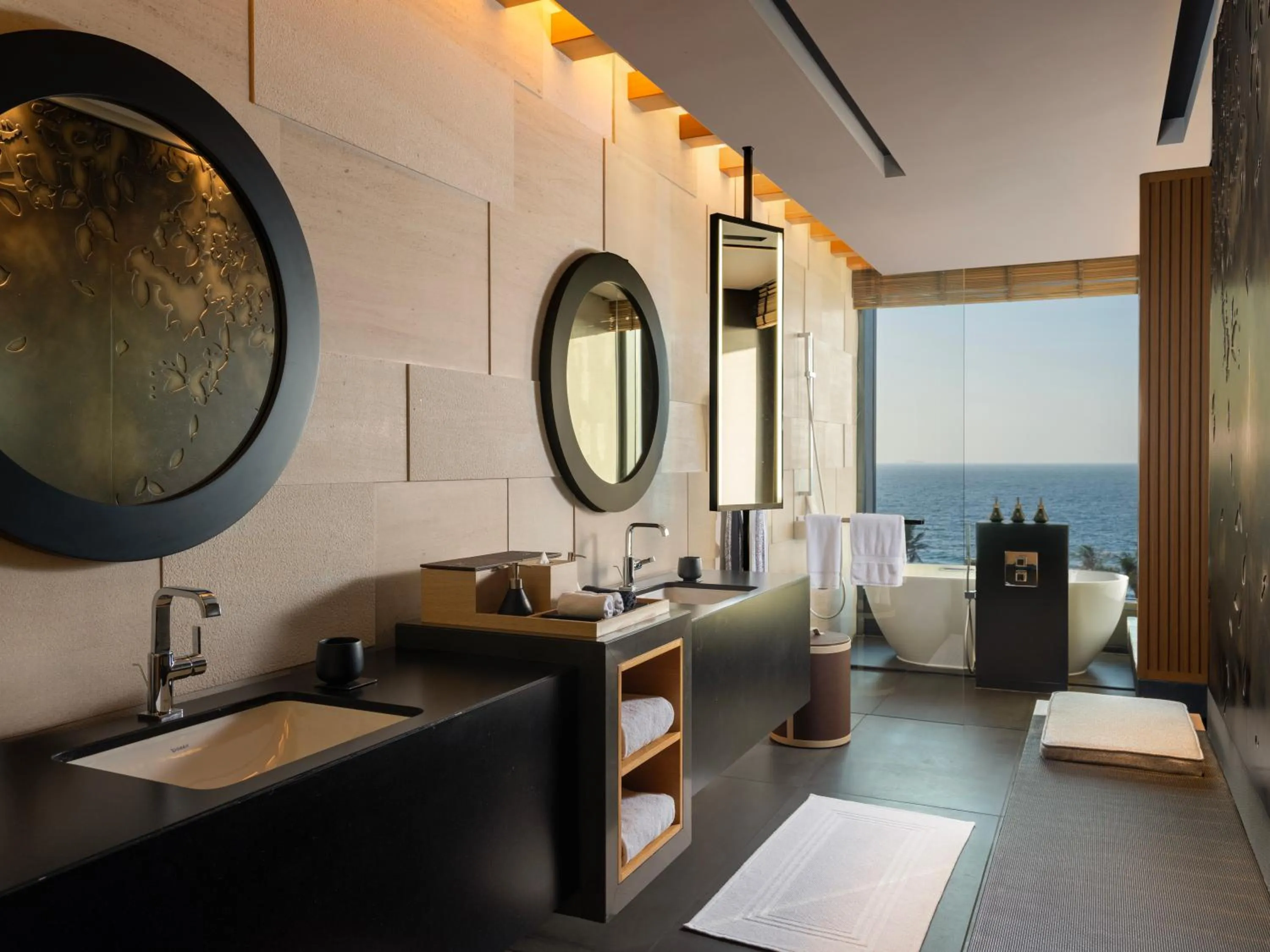 Toilet in Banyan Tree Dubai at Bluewaters