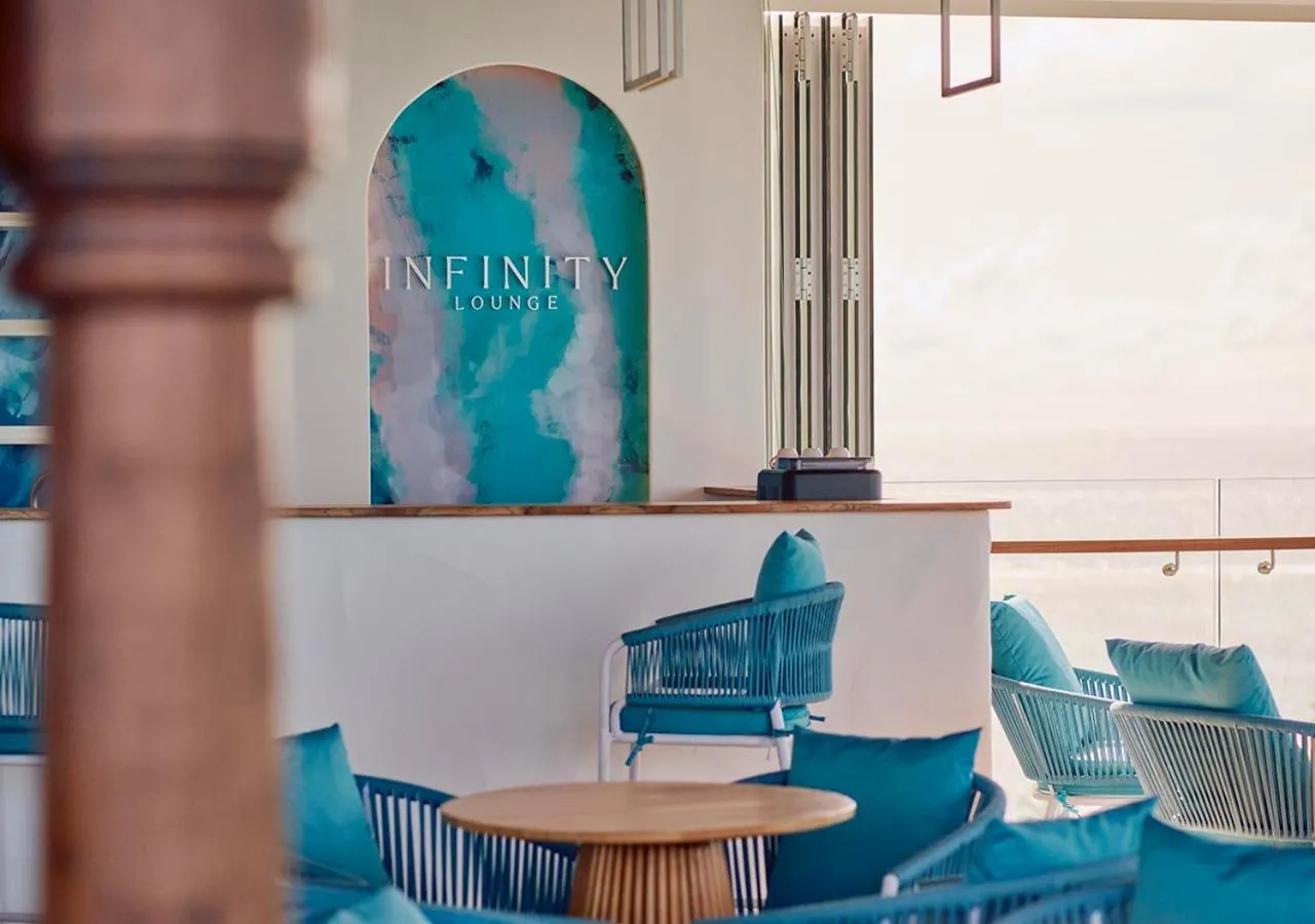 Lounge or bar in Stone Hotels Dhiffushi