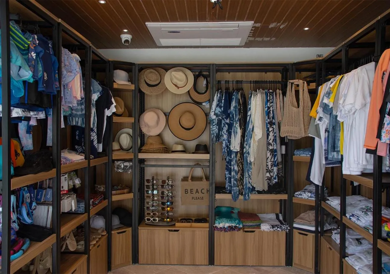 Shopping Area in Stone Hotels Dhiffushi