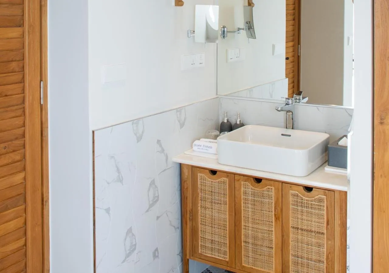 Bathroom in Stone Hotels Dhiffushi