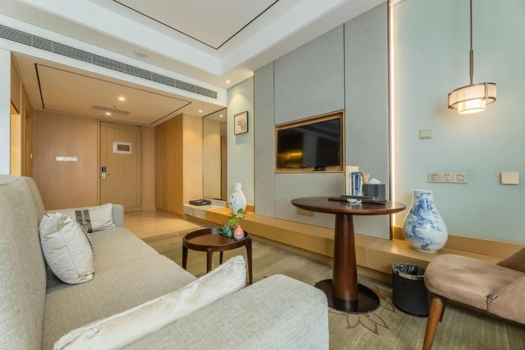 Century Runhua Hotel