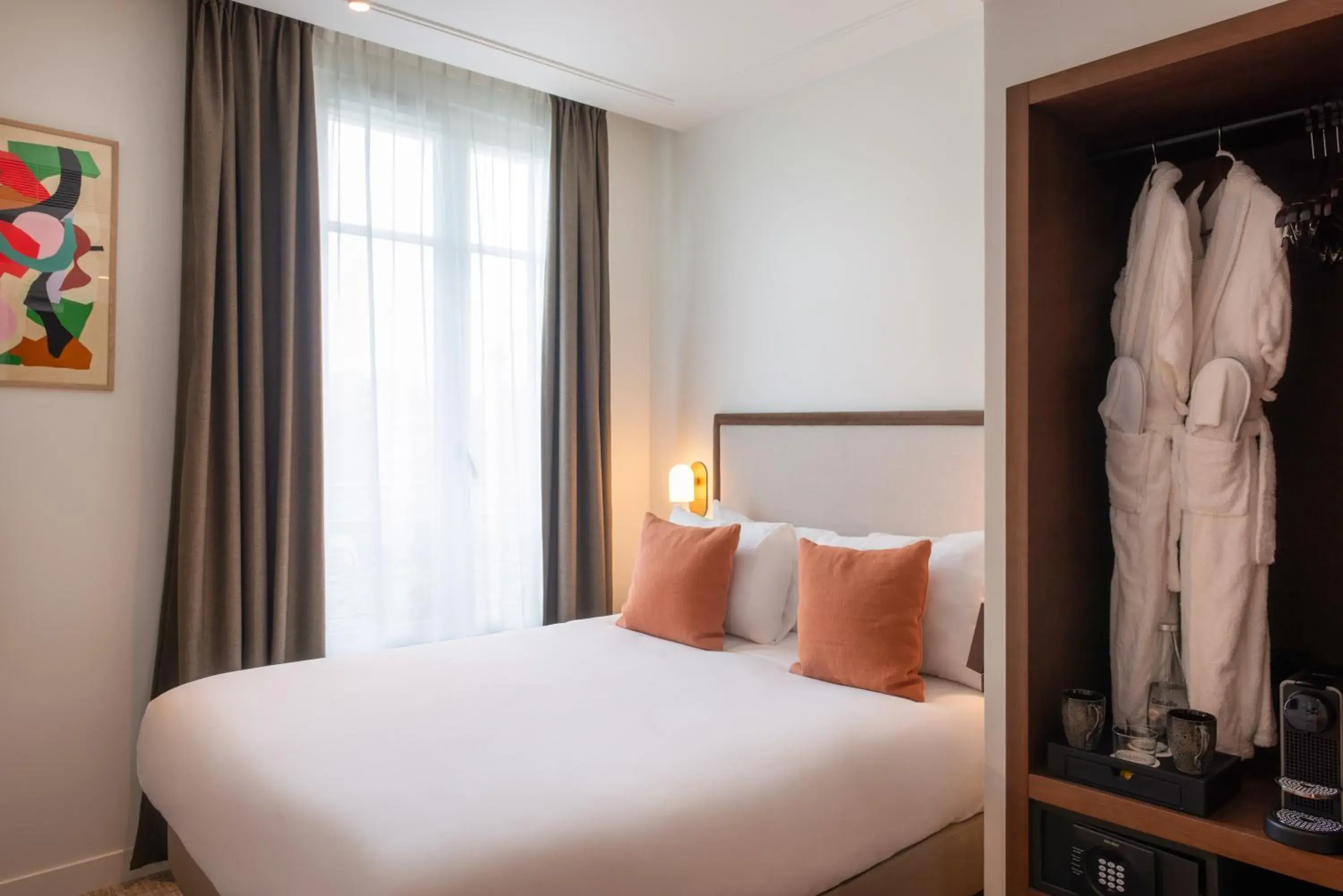 Classic Double Room in Le Lampika Hôtel Classic Double Room in Le Lampika Hôtel