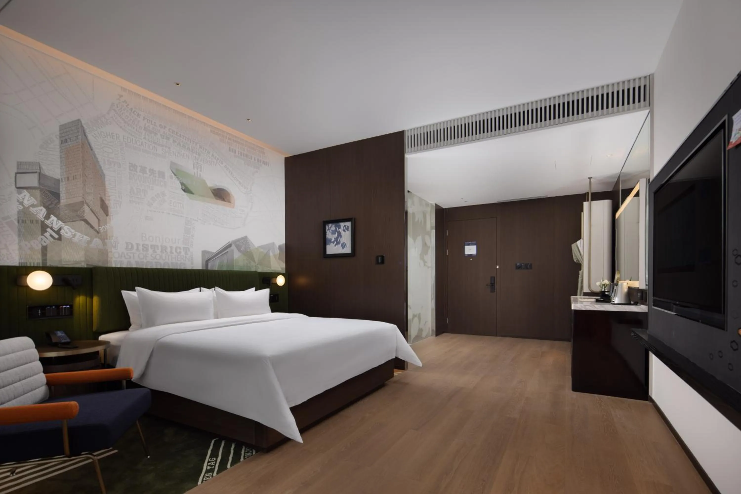 Photo of the whole room, Bed in Hampton by Hilton Shenzhen Nanshan Science and Technology Park