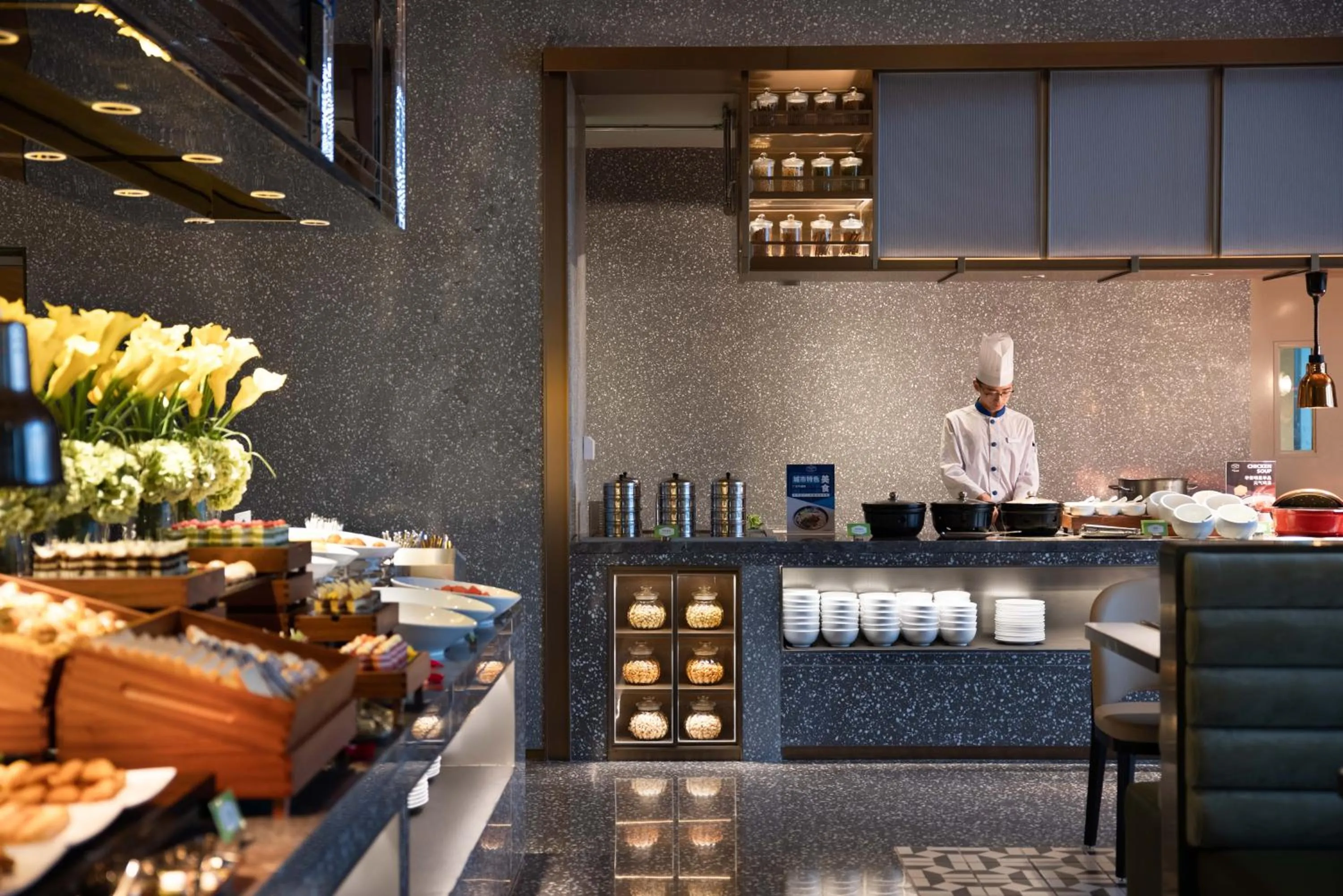 Restaurant/places to eat in Hampton by Hilton Shenzhen Nanshan Science and Technology Park