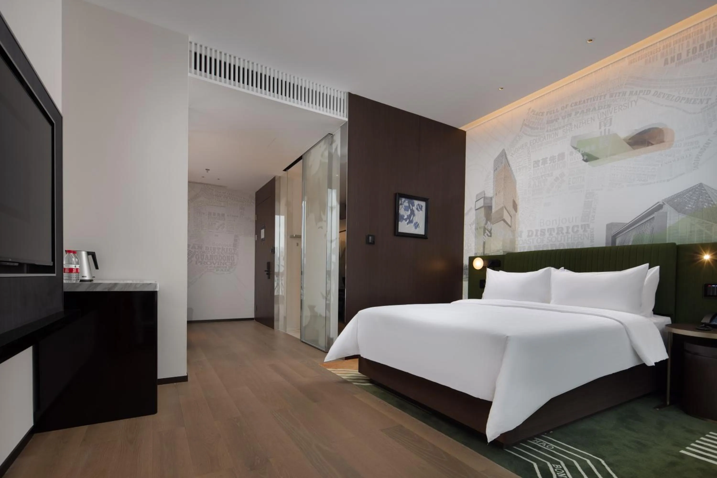 Photo of the whole room, Bed in Hampton by Hilton Shenzhen Nanshan Science and Technology Park