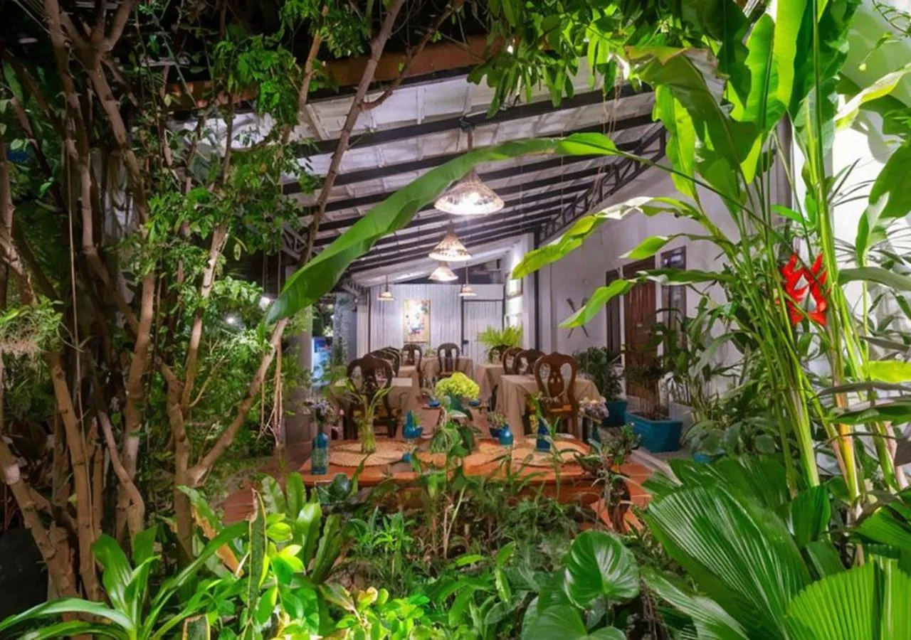 Restaurant/places to eat in Angkor Eden Boutique Hotel