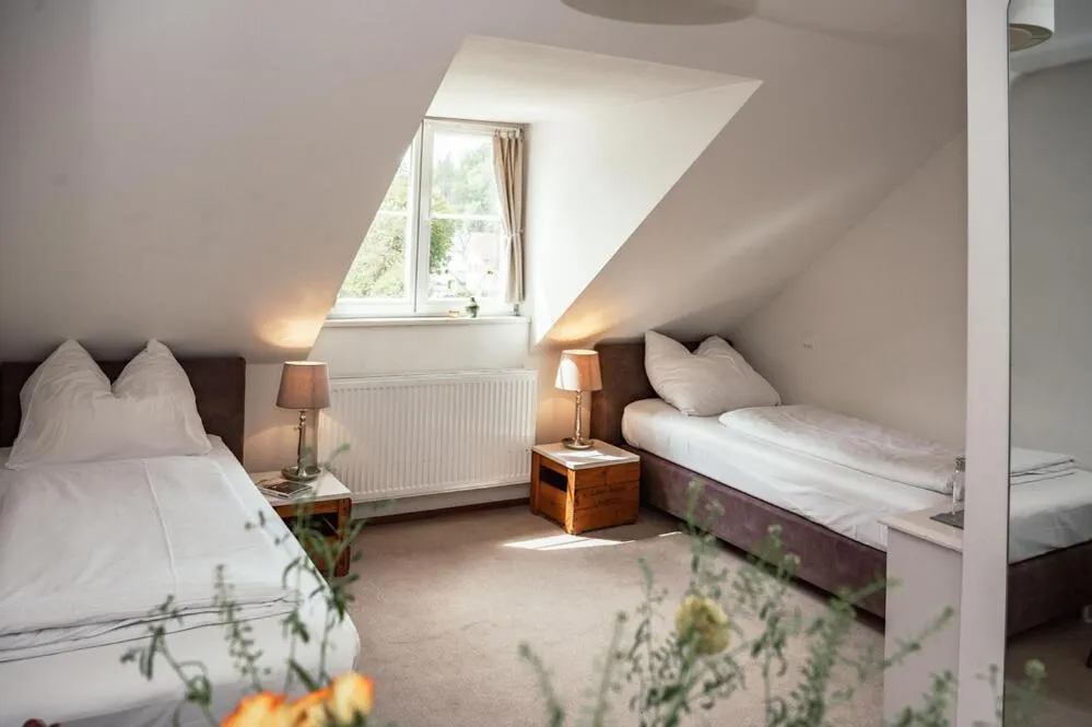 Bed in Allgäuer Genusshotel und Historischer Dorfgasthof Hirsch