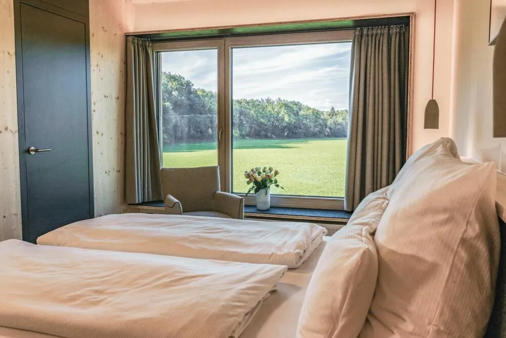 Bed in Allgäuer Genusshotel und Historischer Dorfgasthof Hirsch