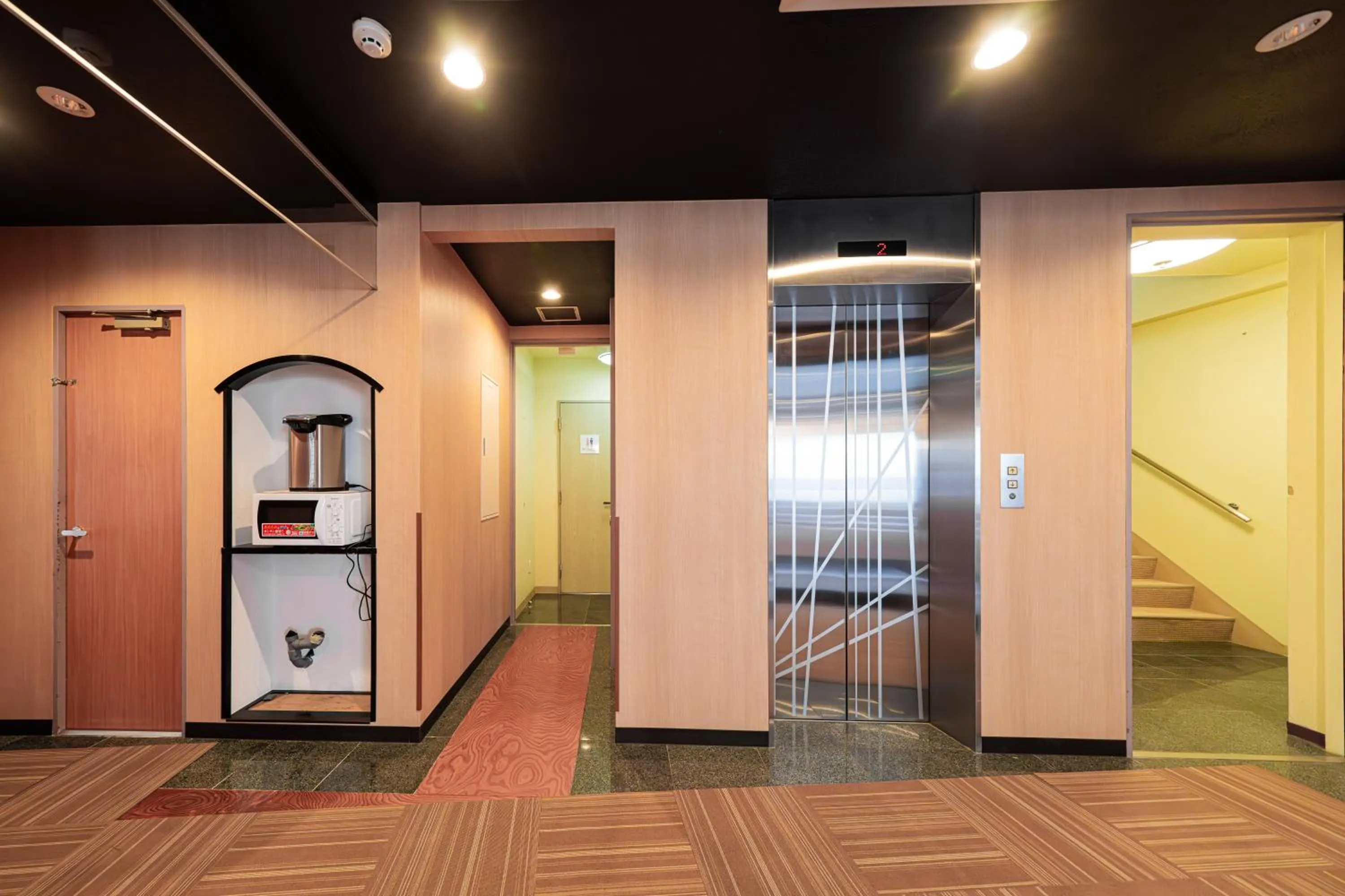 elevator in E JOY INN-East Nipoori Branch