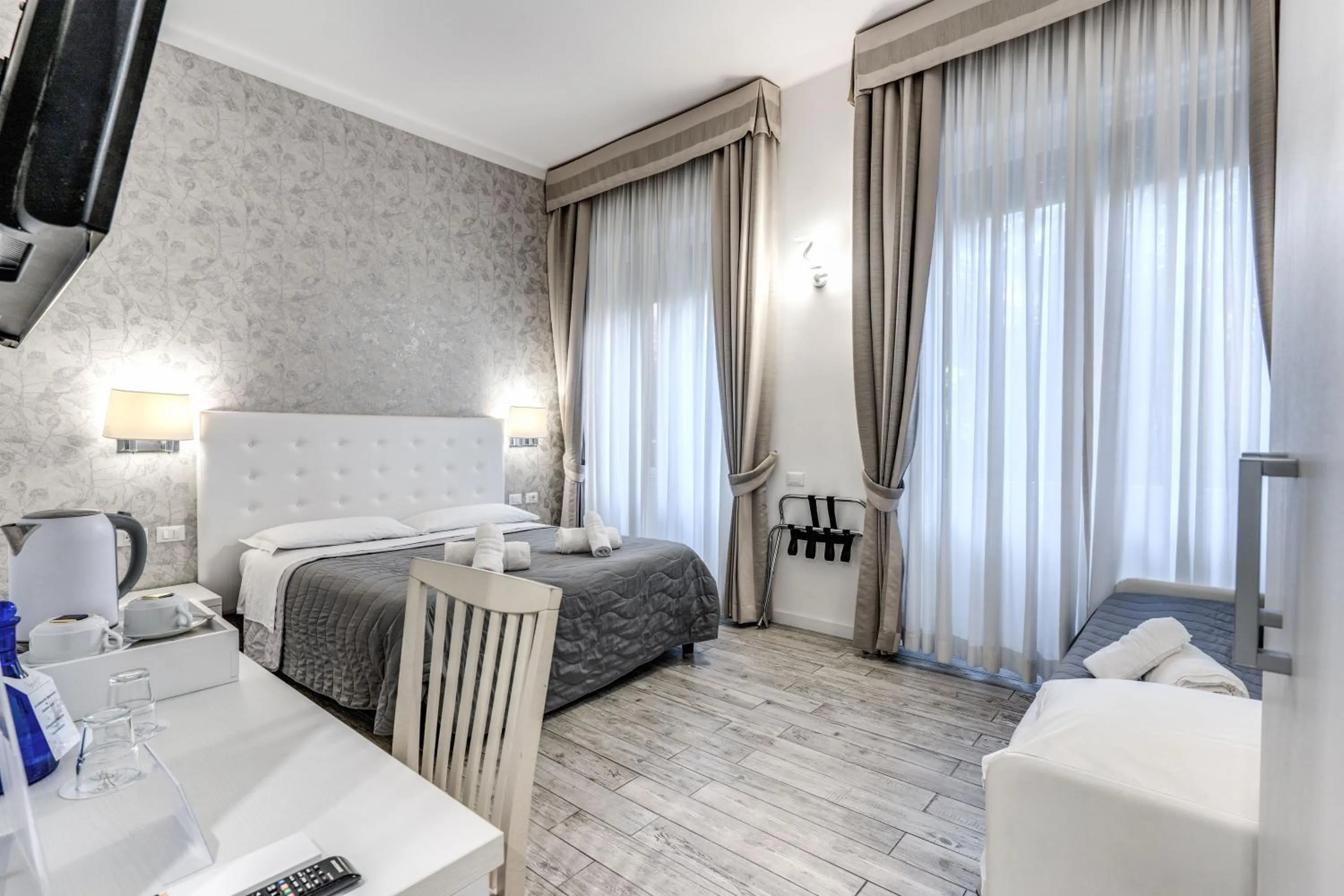 Bed in Gardenia Suite