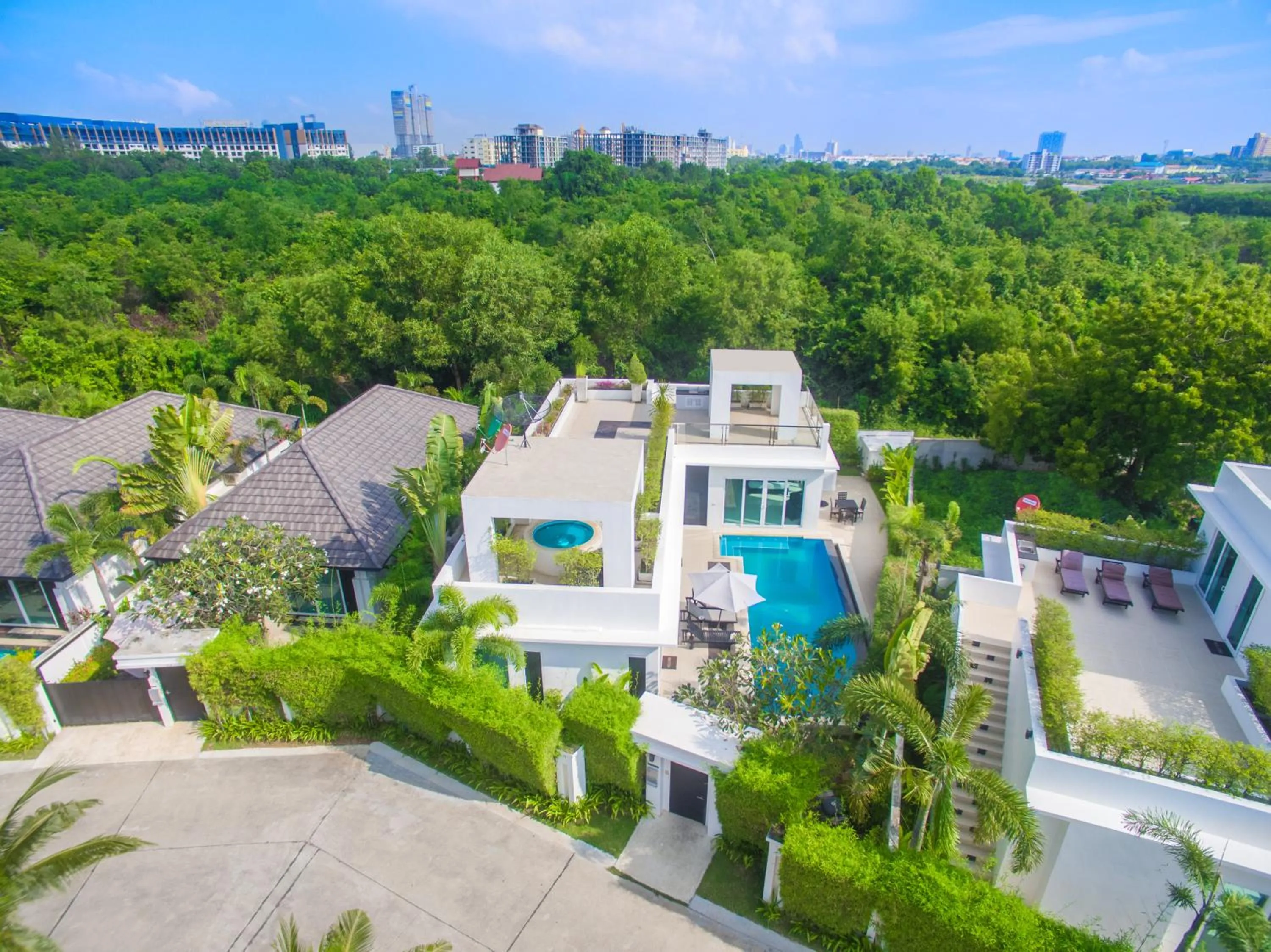 Bird's eye view in Villas In Pattaya