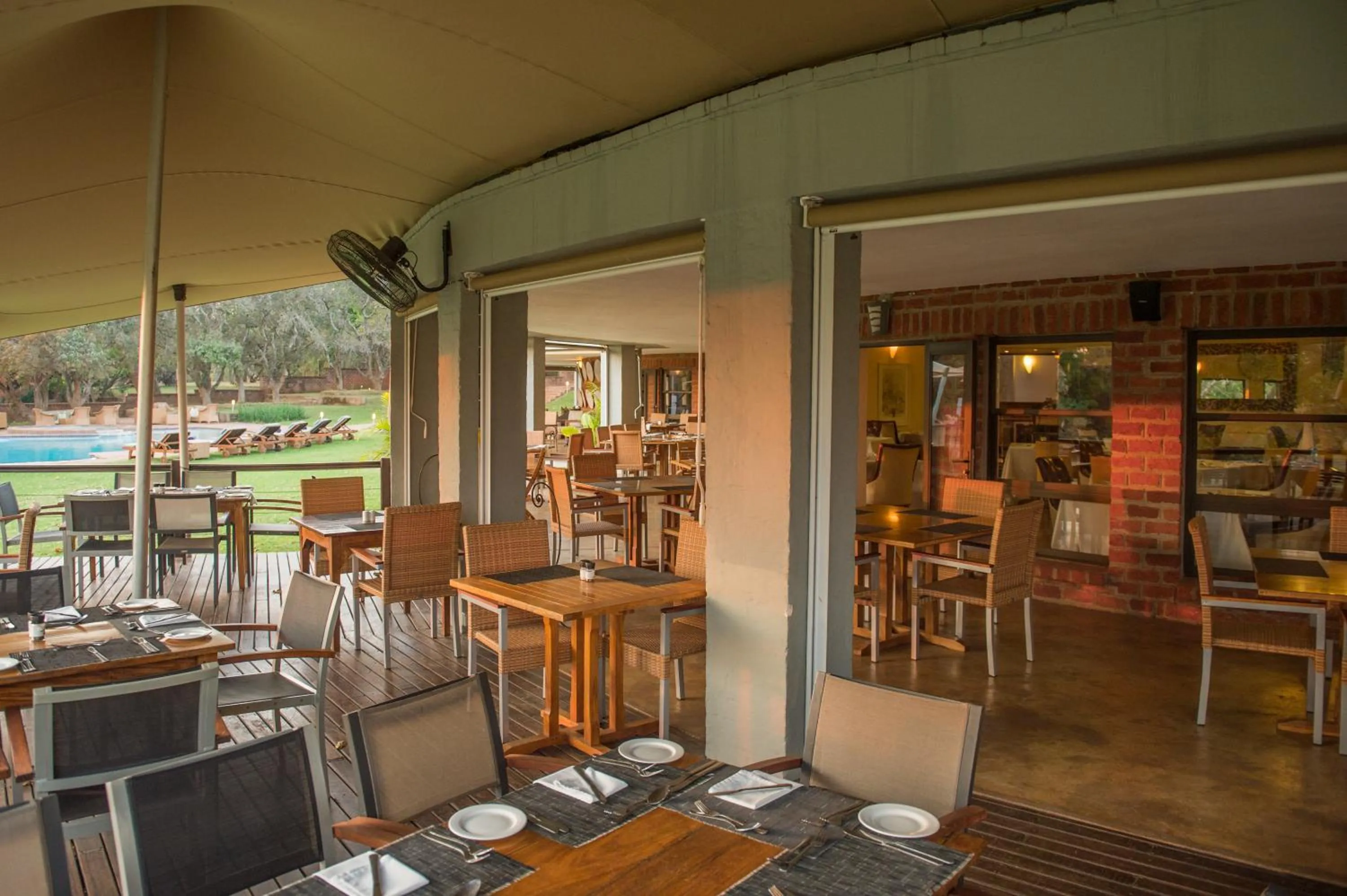 Restaurant/places to eat in Lilayi Lodge