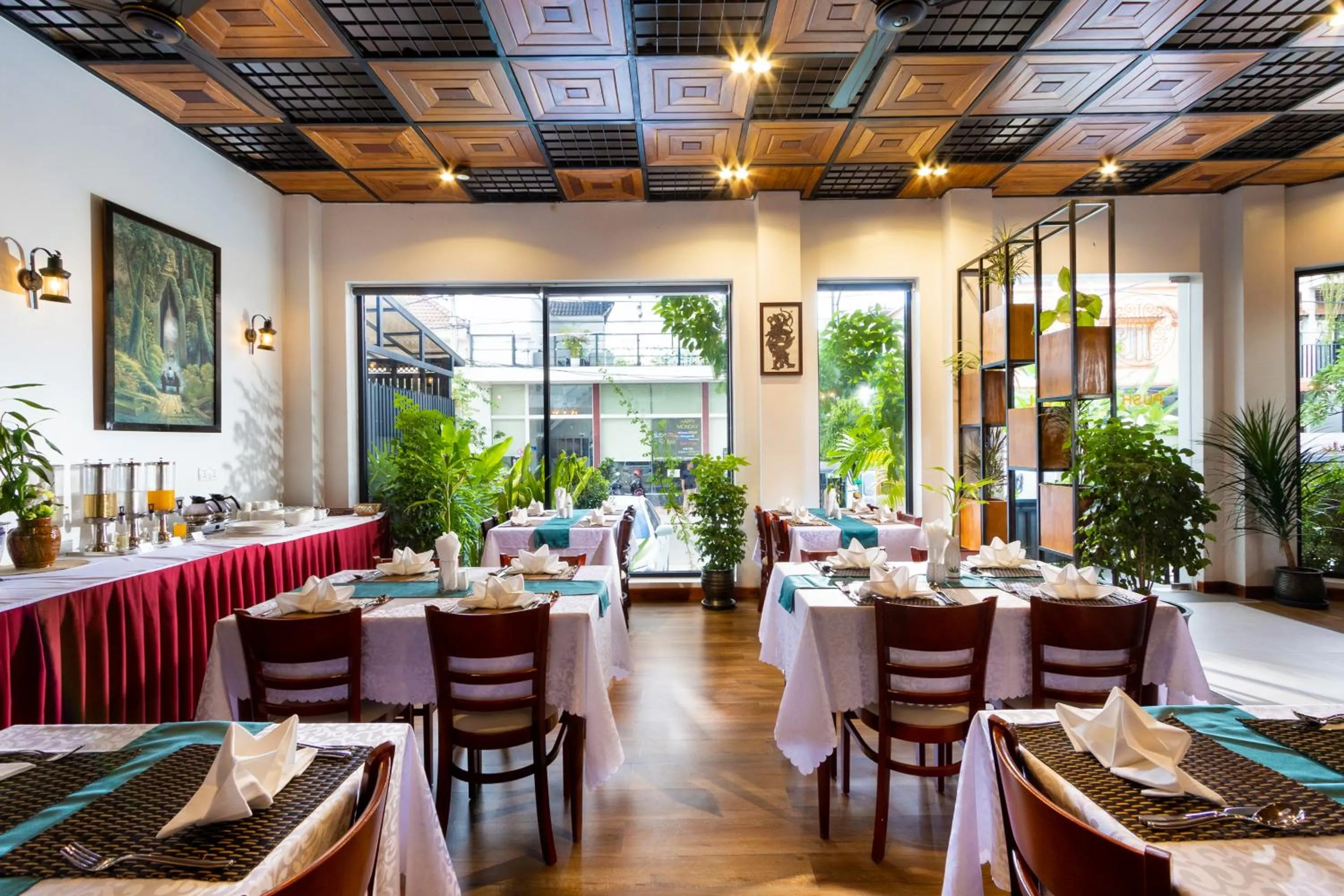 Restaurant/places to eat in Le Vert Angkor Hotel