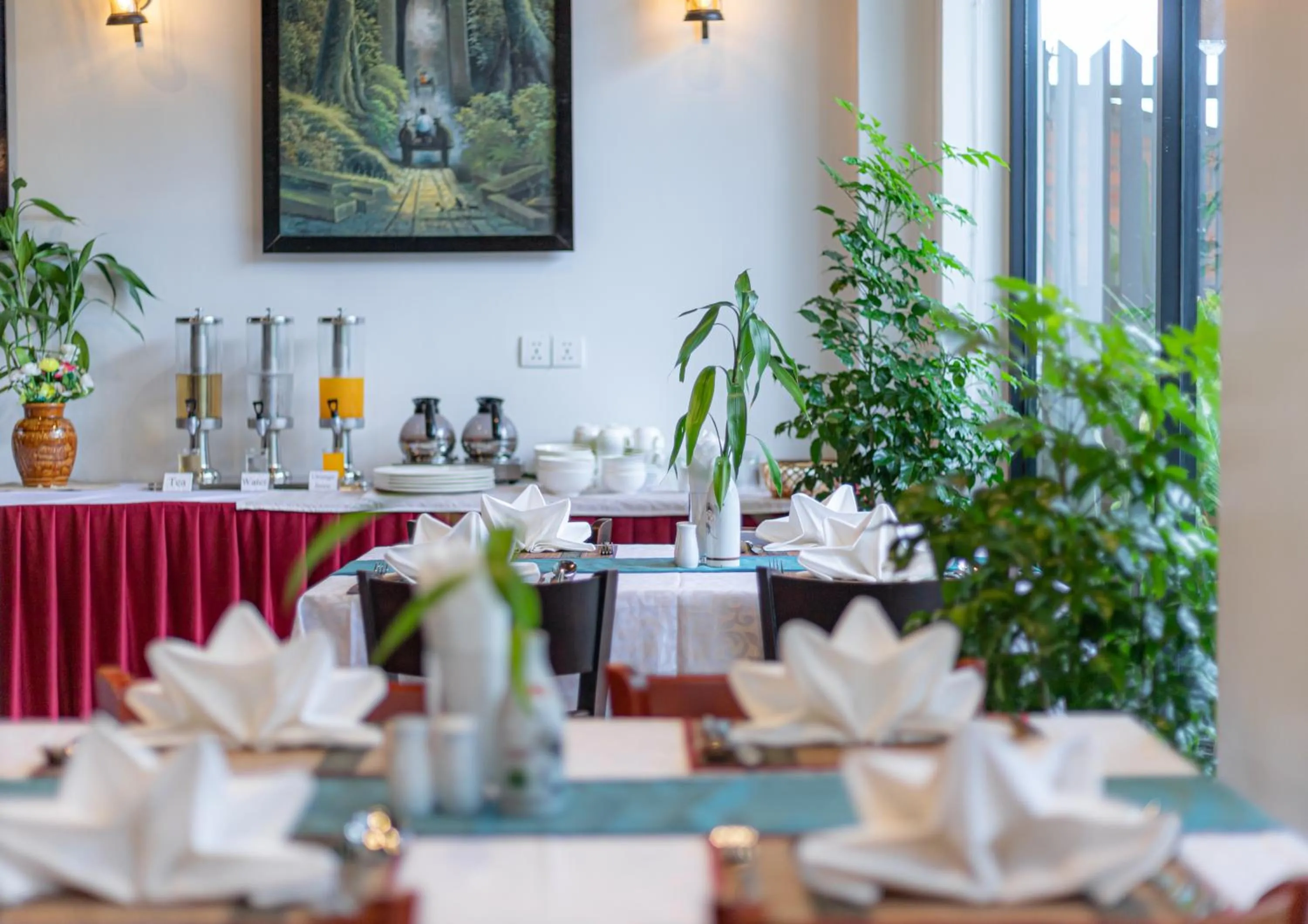 Restaurant/places to eat in Le Vert Angkor Hotel