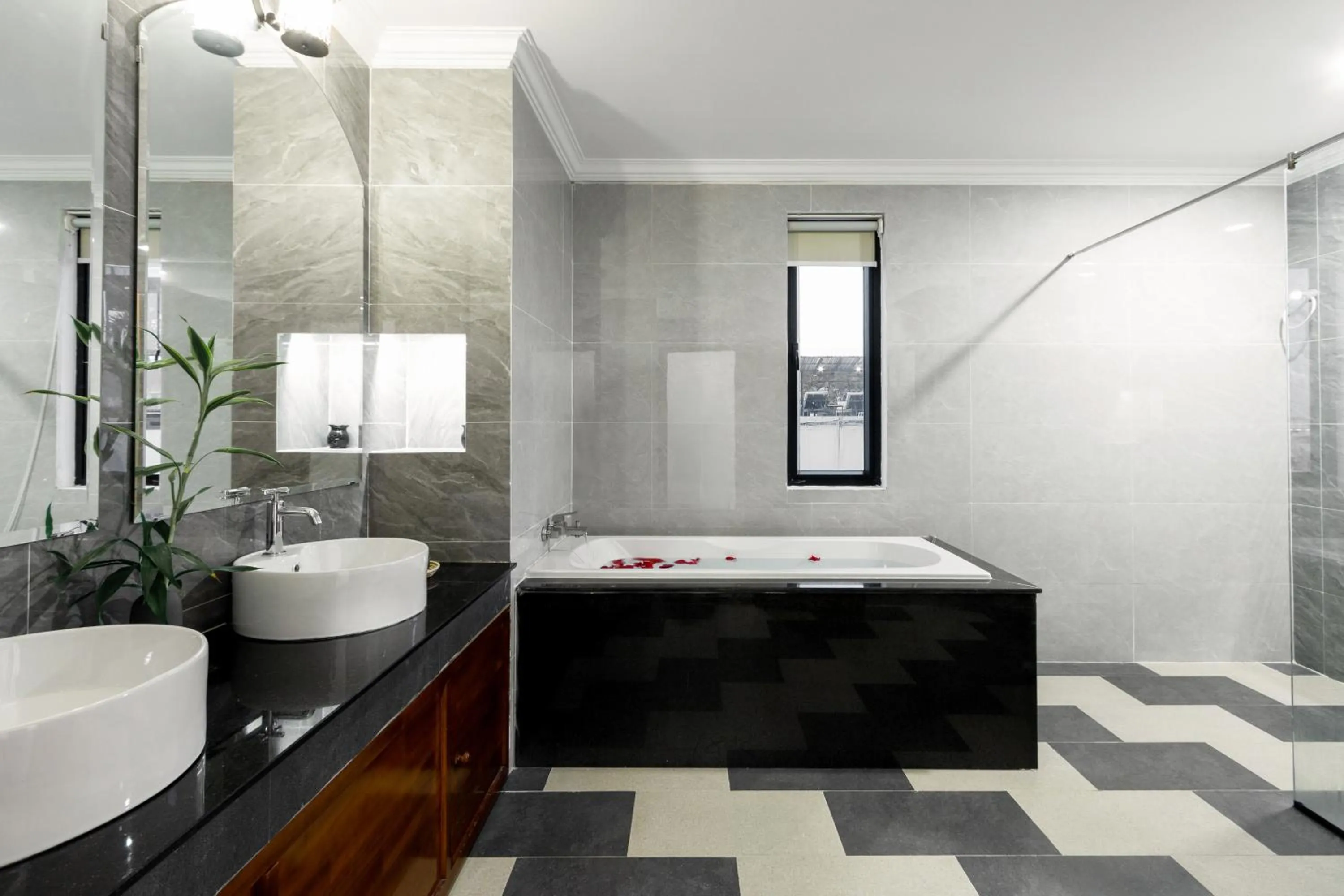 Bath in Le Vert Angkor Hotel