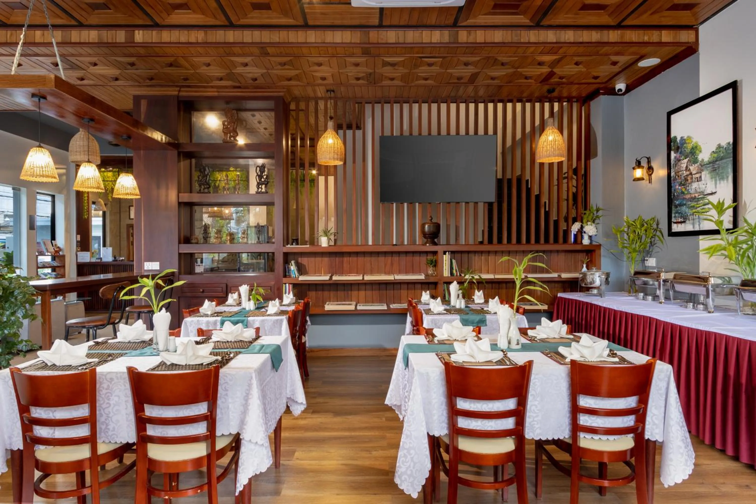 Restaurant/places to eat in Le Vert Angkor Hotel