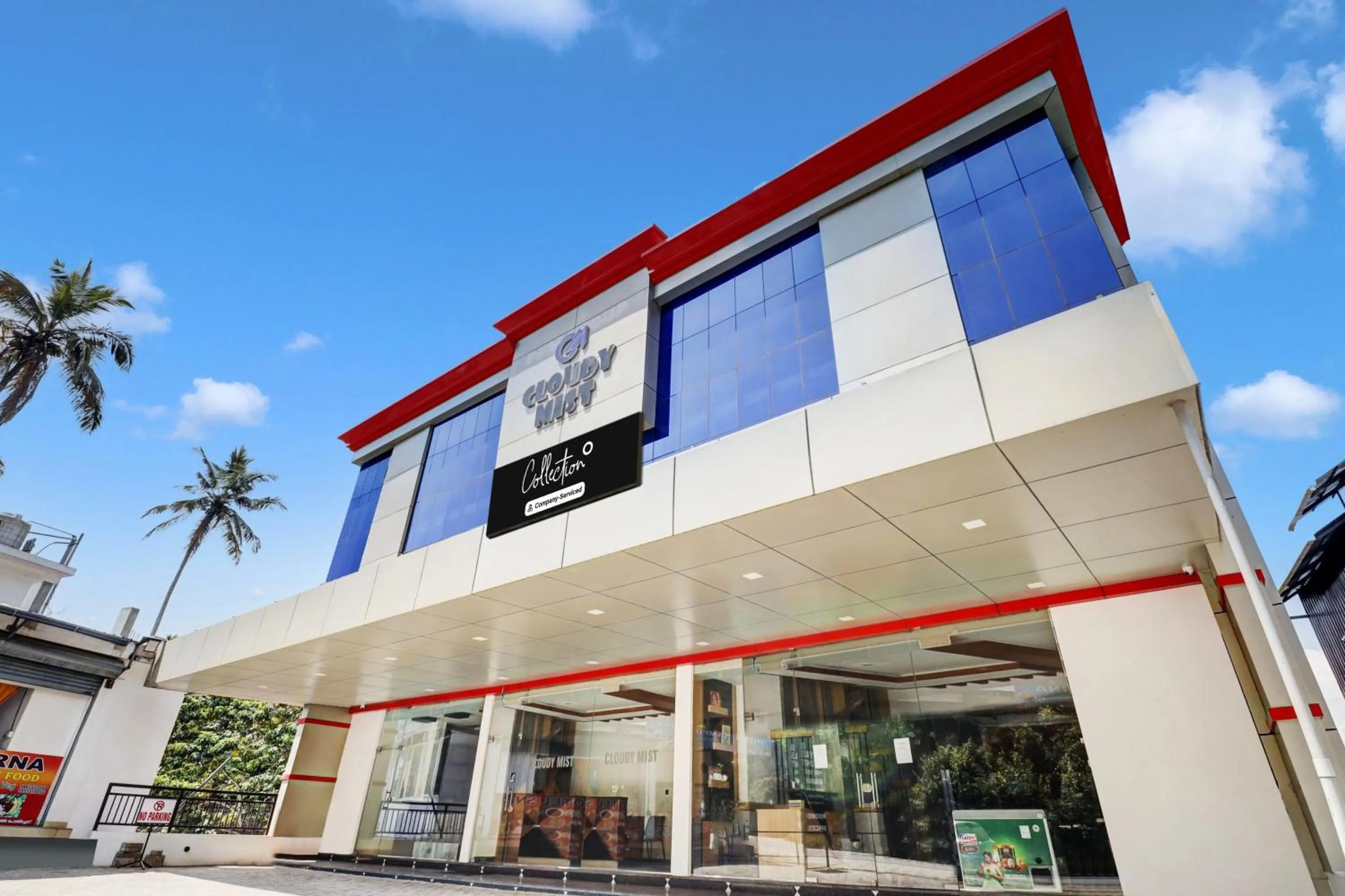 Facade/entrance in Collection O Munnar