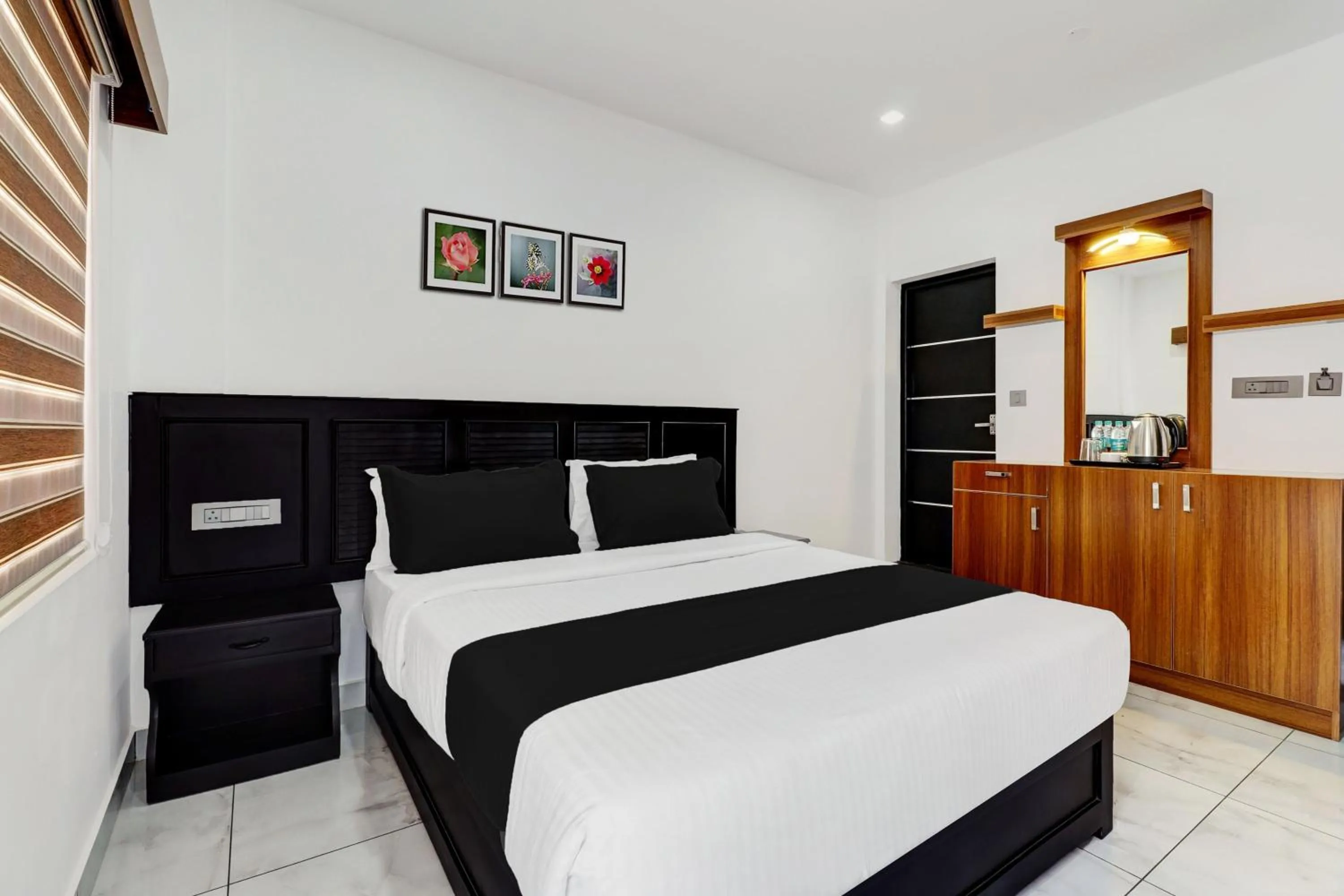 Bedroom, Bed in Collection O Munnar