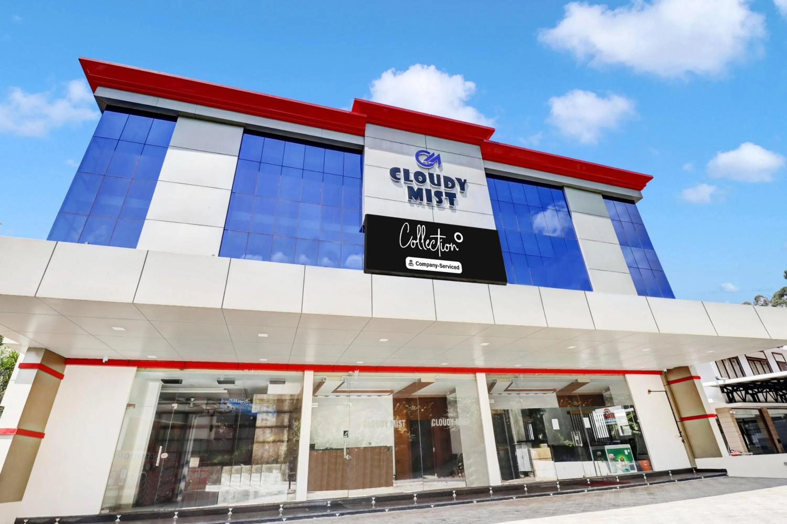 Facade/entrance in Collection O Munnar