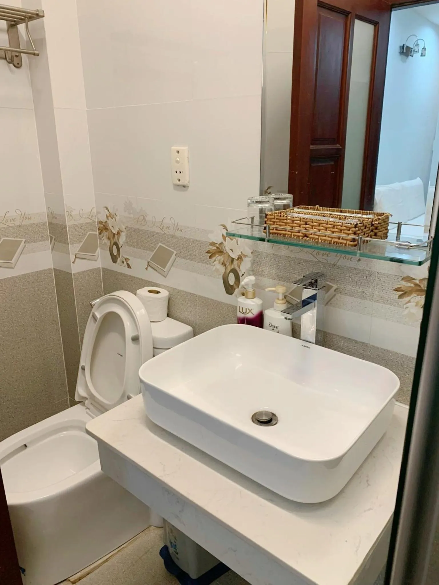 Shower in COZY Hotel HCM