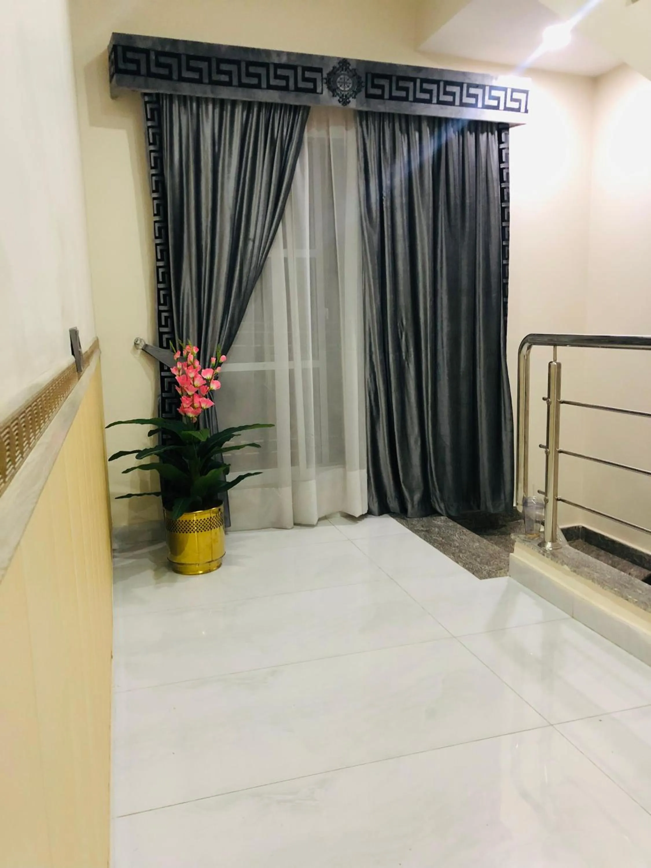 Bed in Hotel Grand Pakeeza