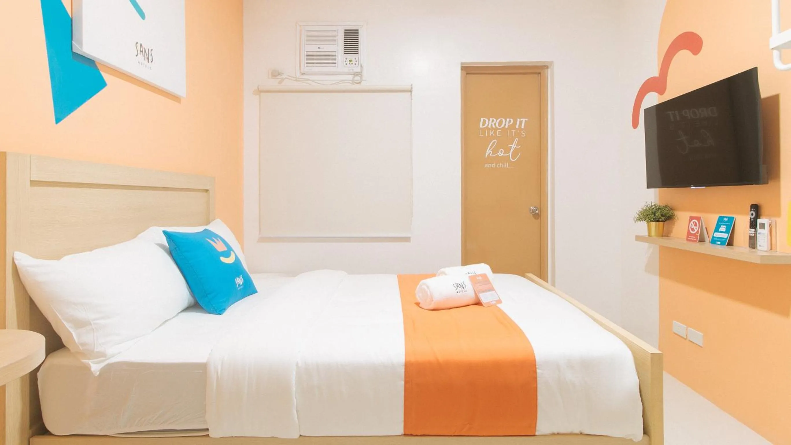 Bedroom, Bed in Sans Hotel at One JD Place Makati by RedDoorz