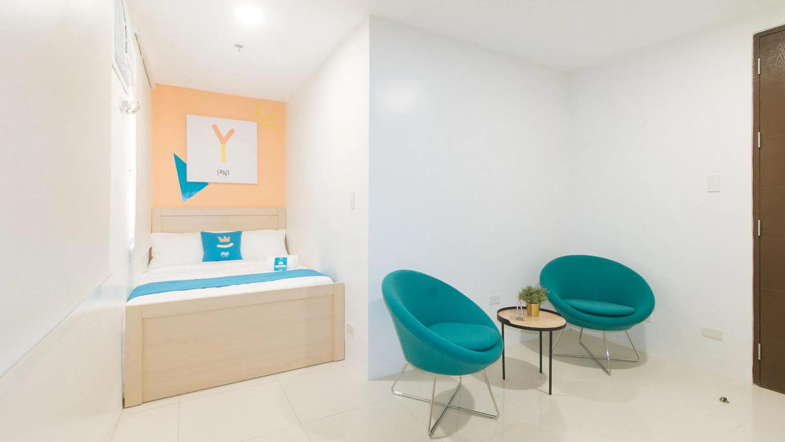 Photo of the whole room in Sans Hotel at One JD Place Makati by RedDoorz