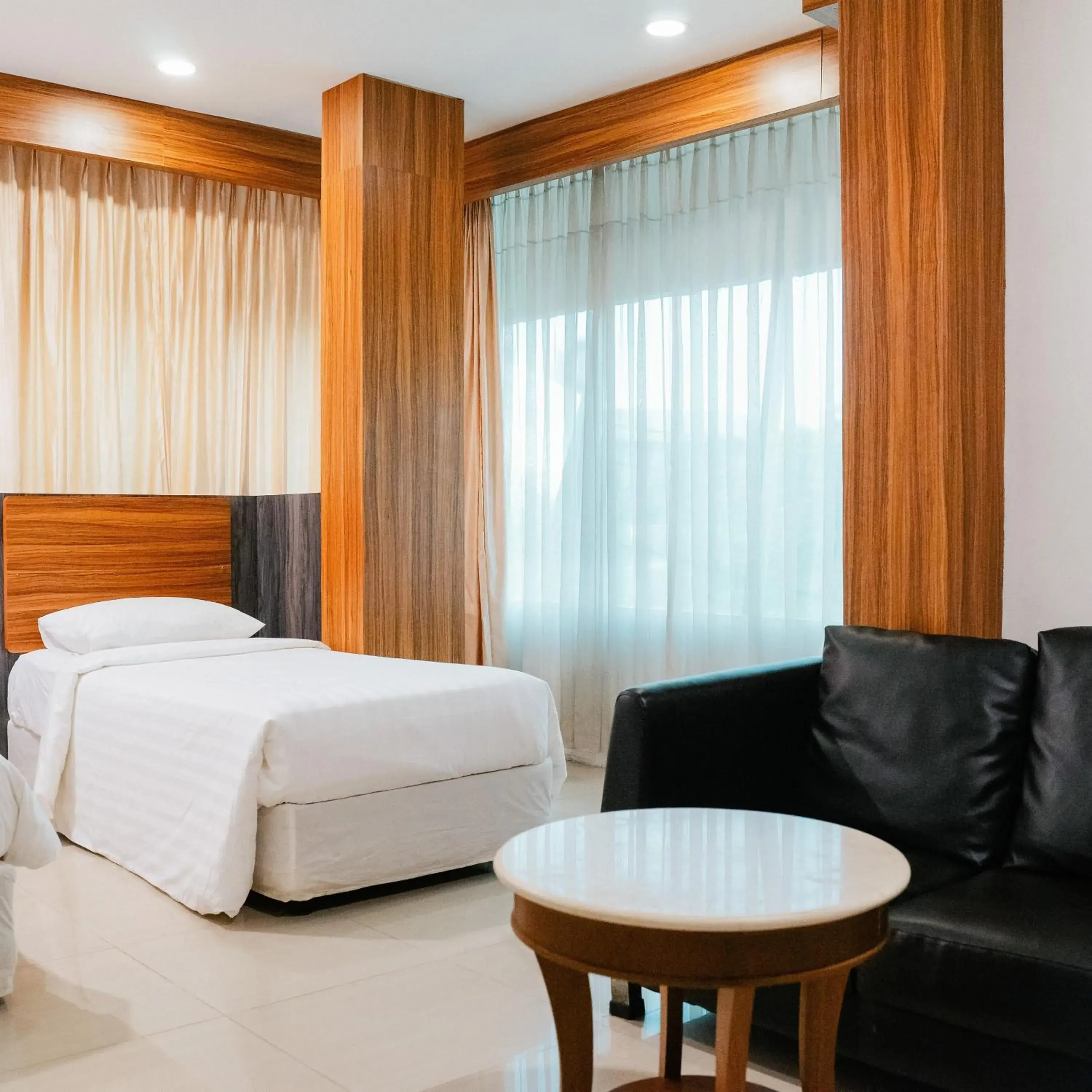 Chola Inn at Nagoya Hill Batam Mitra RedDoorz Chola Inn at Nagoya Hill Batam Mitra RedDoorz