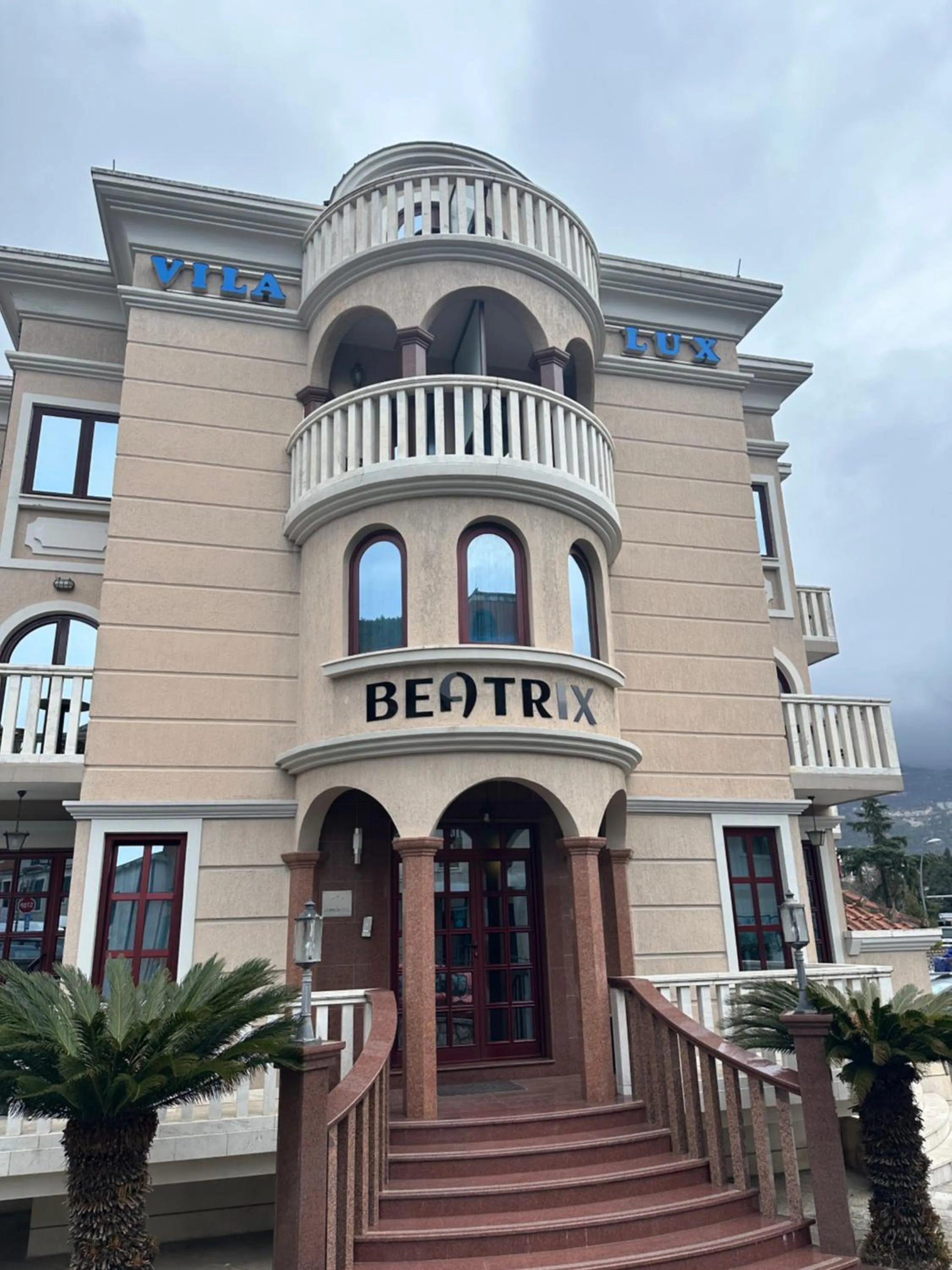 Facade/entrance in Beatrix Lux Hotel