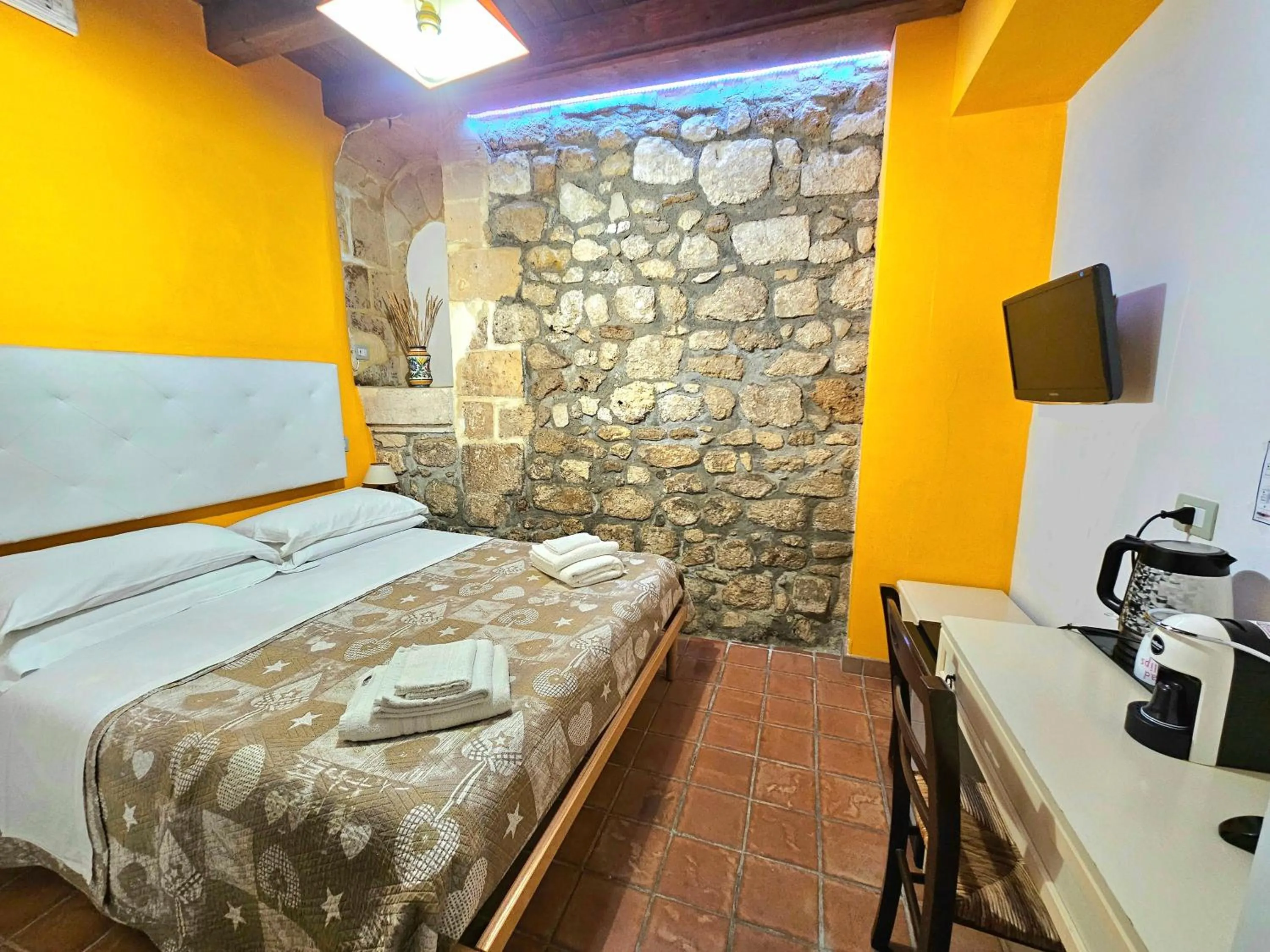 Elsa d'Ortigia - I TRE ARCHI