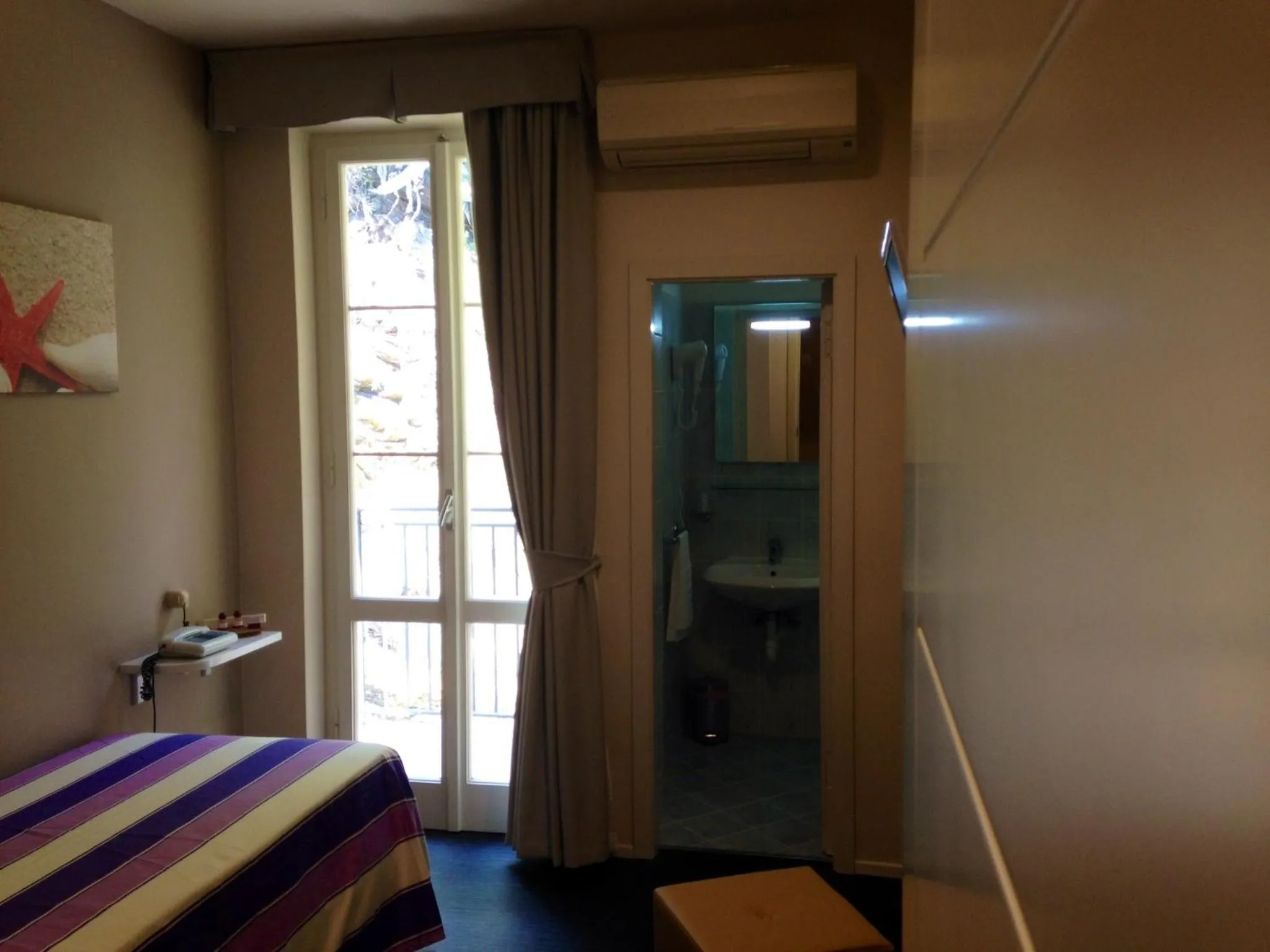 Photo of the whole room, Bed in Hotel l'Approdo