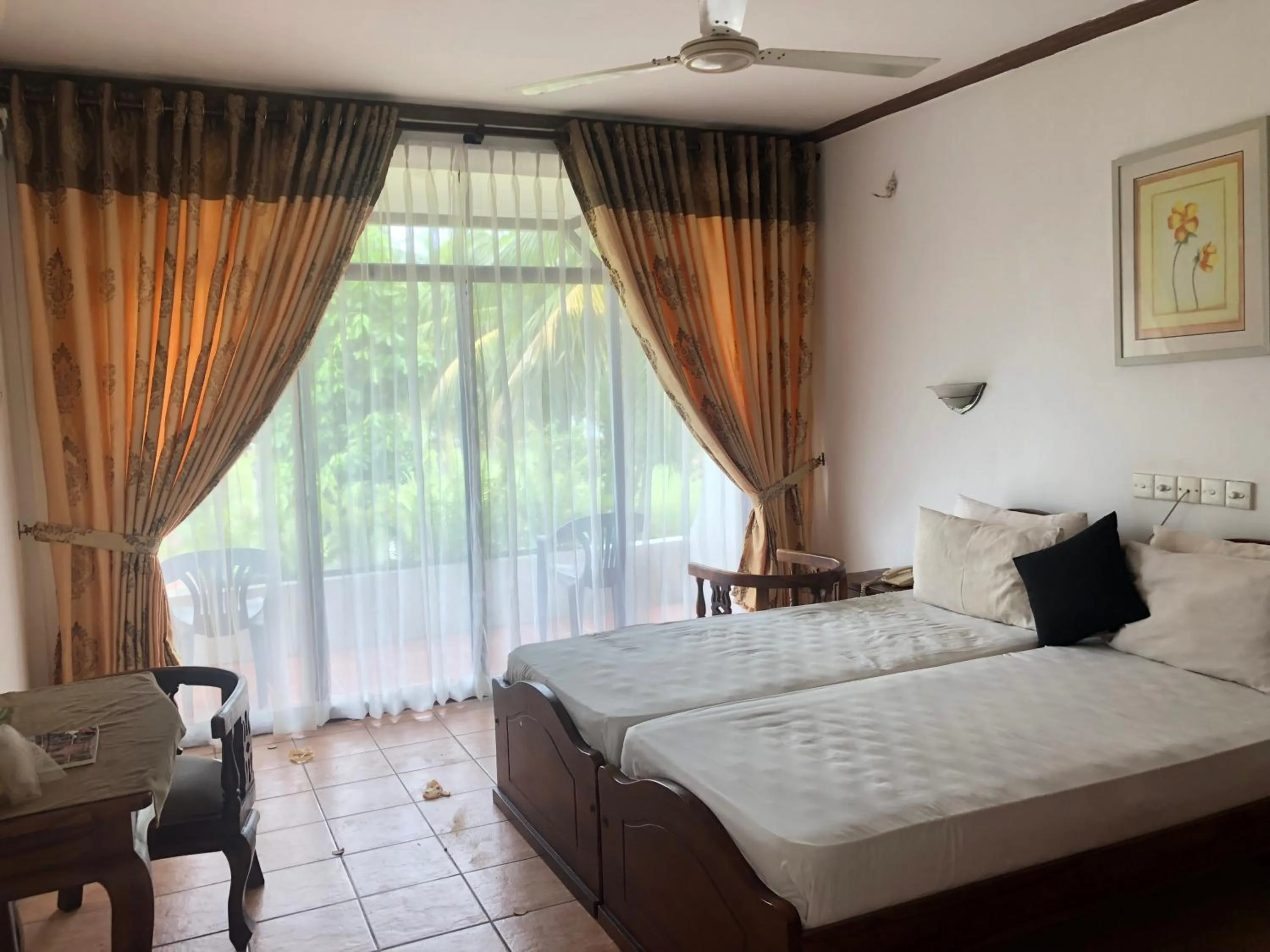 Bed in Hotel Lagoon Paradise