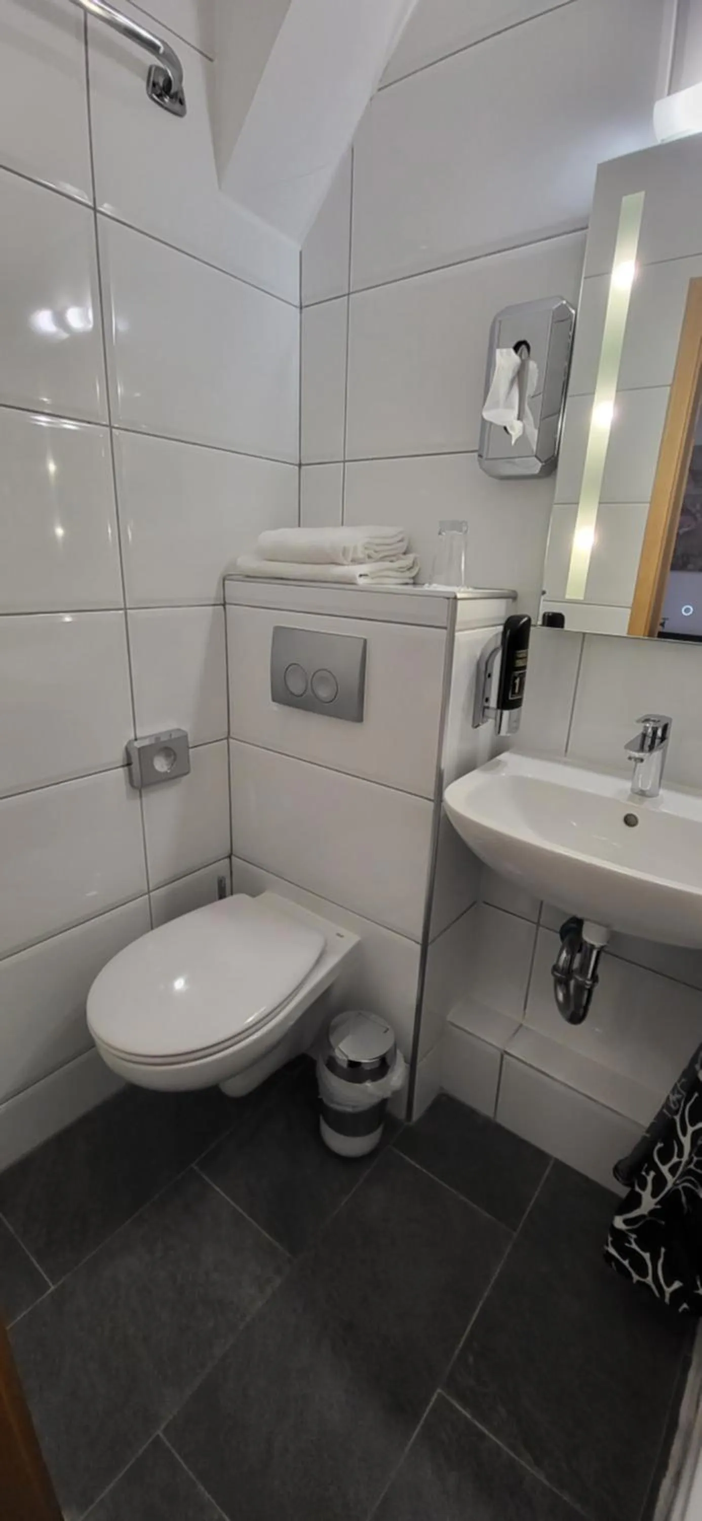 Bathroom in Hotel 9-enhof