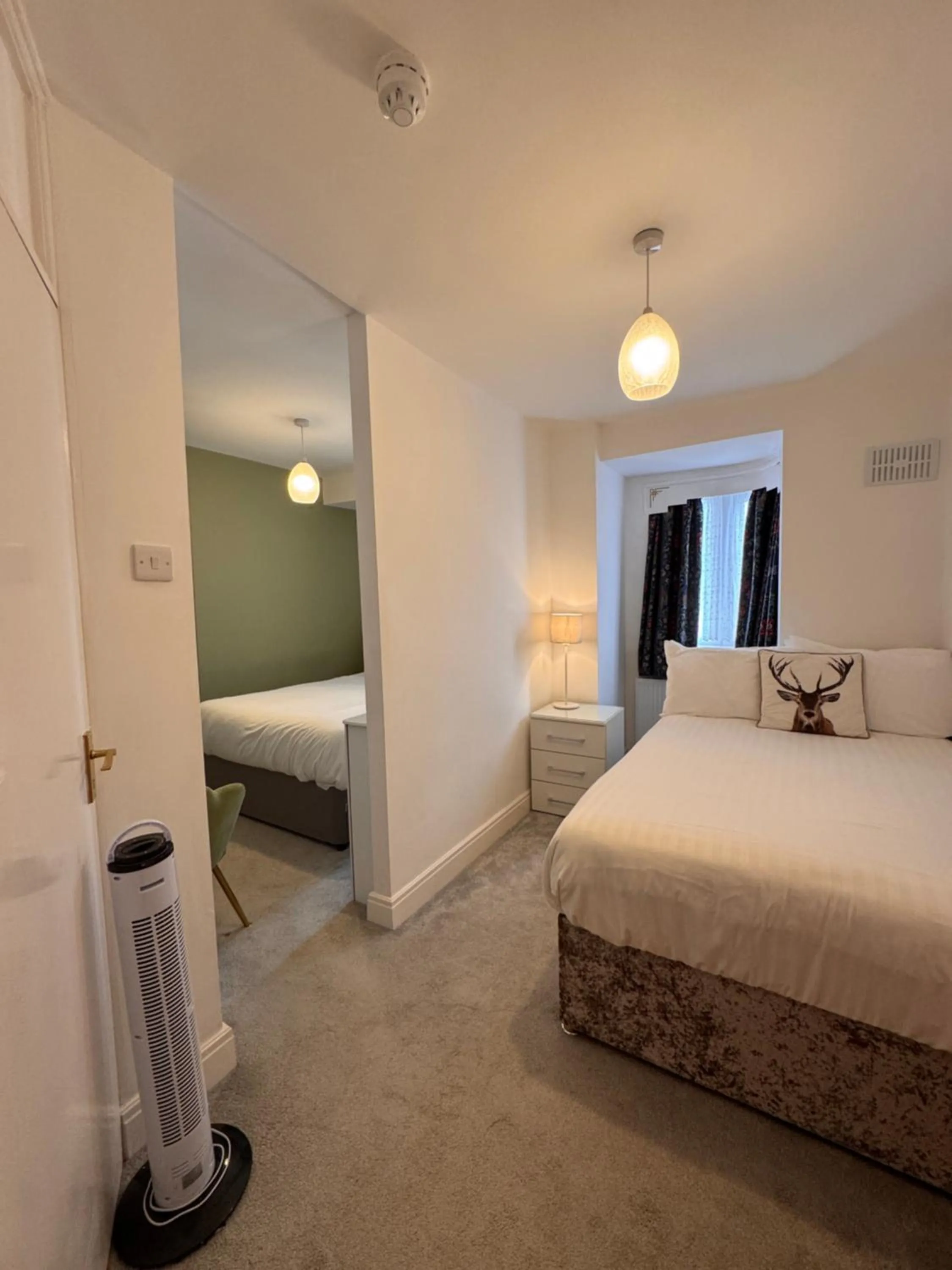 Bedroom, Bed in The Scala Hotel